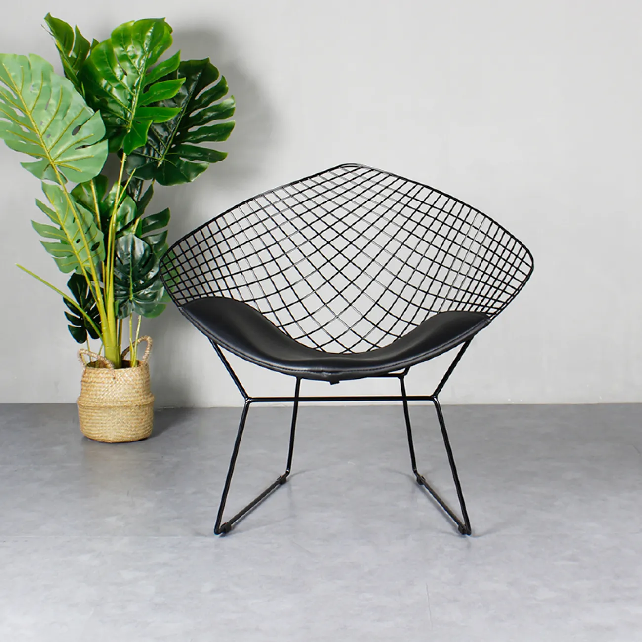 Кресло Bertoia Diamond Chair designed by Harry Bertoia	 in 1952 от LaLume