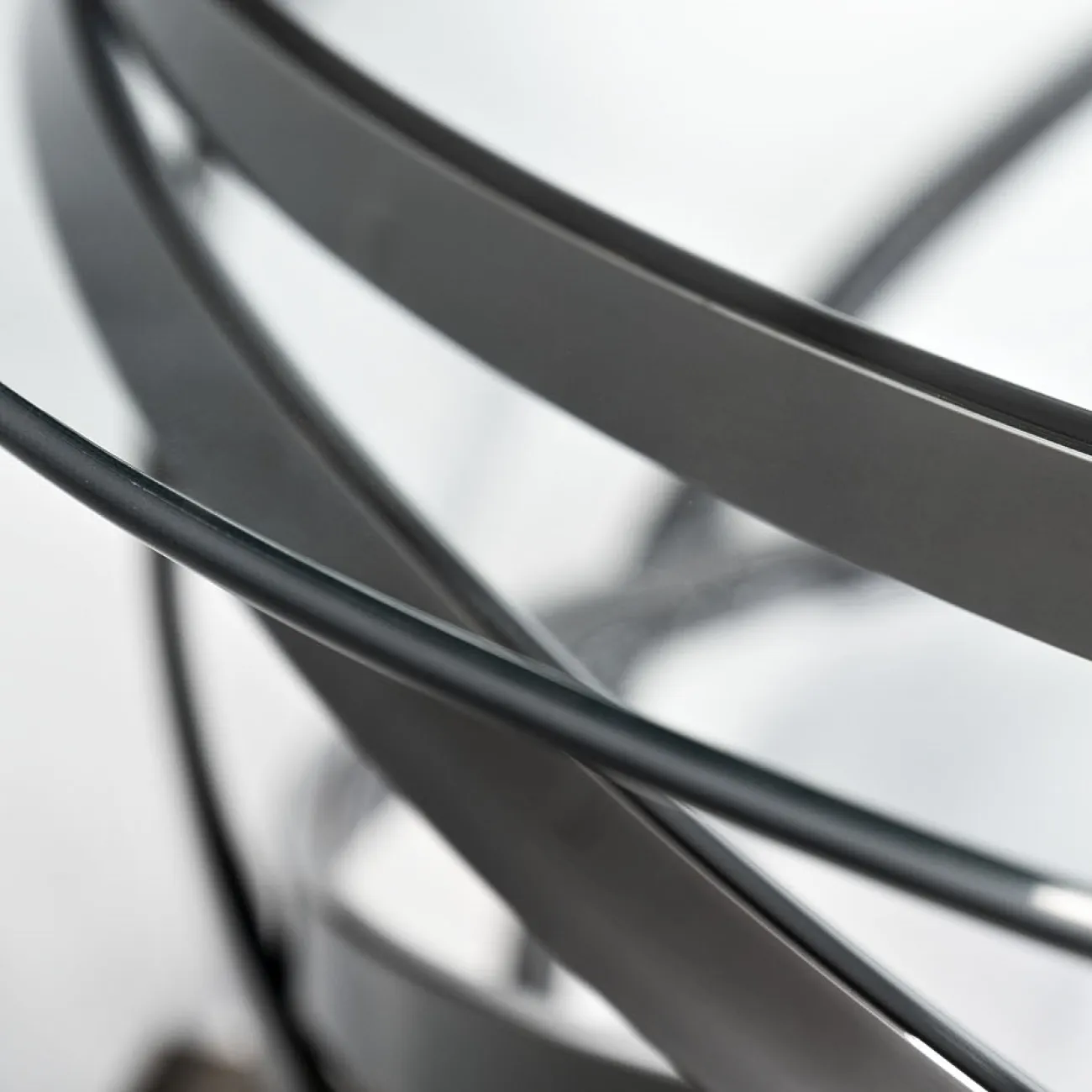 Стол журнальный круглый прозрачное стекло/темный хром GY-CT8402BL от LaLume