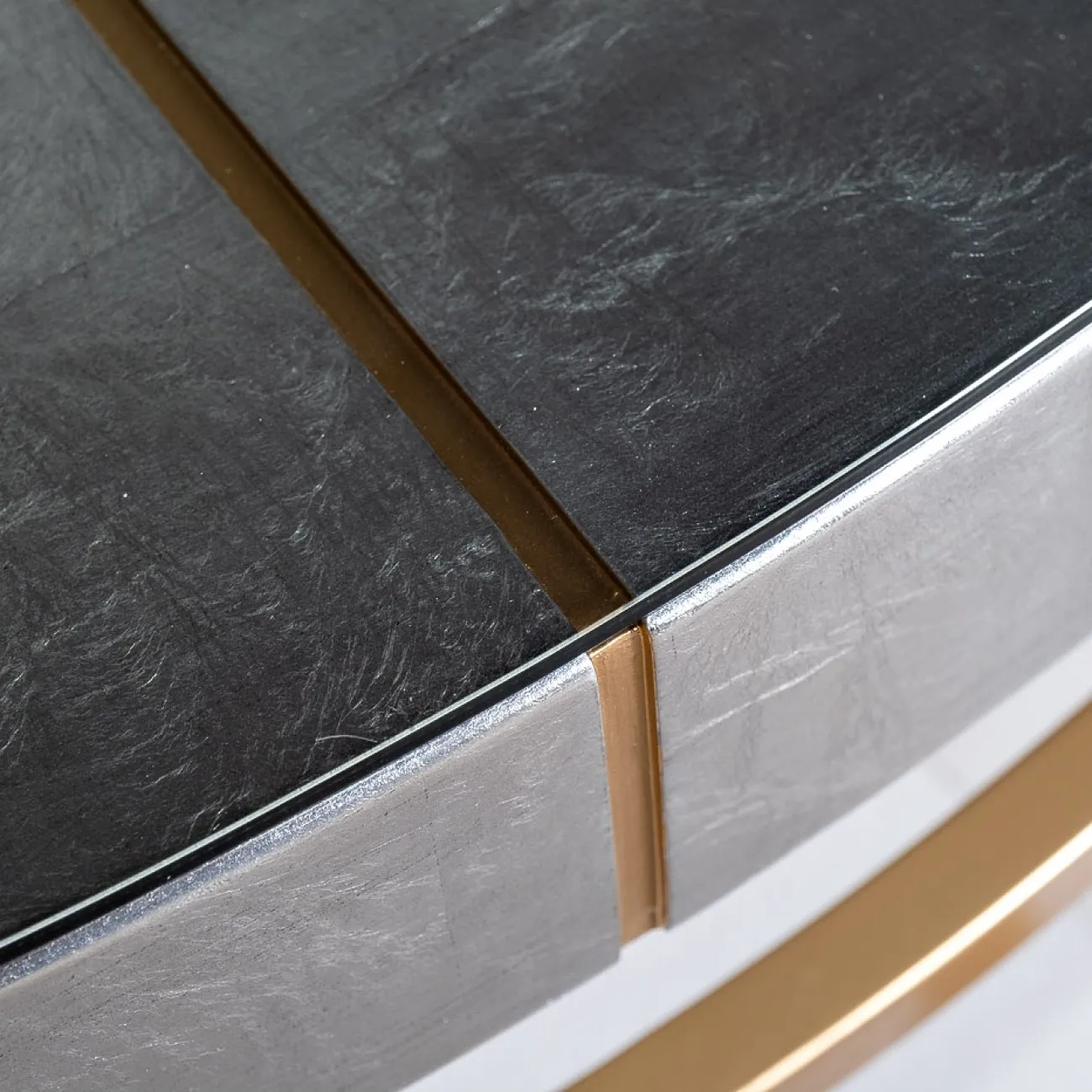 Стол кофейный Futuro серебристый ART-2705-CF от LaLume