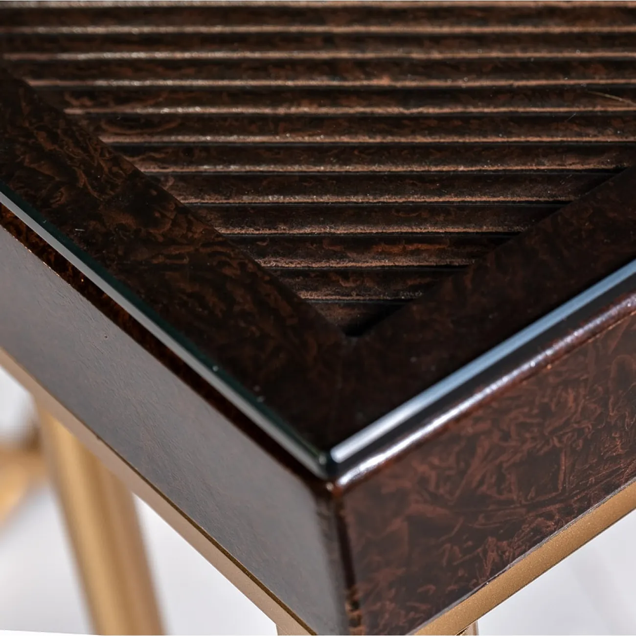 Столик журнальный квадратный вишнево-золотой ART-2706-ET от LaLume Столик журнальный квадратный вишнево-золотой ART-2706-ET от LaLume