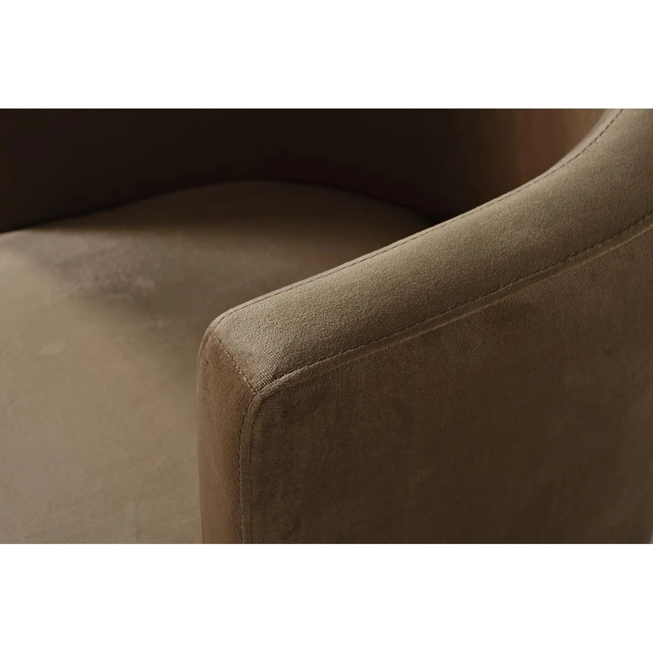 СТУЛ НА МЕТАЛЛИЧЕСКОМ КАРКАСЕ СВЕТЛО-КОРИЧНЕВЫЙ от LaLume