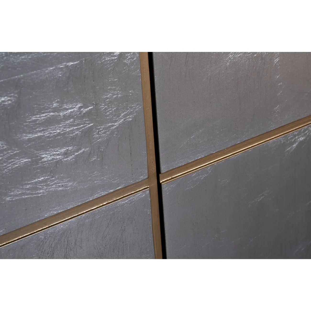 КОМОД FUTURO СЕРЕБРИСТЫЙ С ДВЕРЦАМИ от LaLume КОМОД FUTURO СЕРЕБРИСТЫЙ С ДВЕРЦАМИ от LaLume