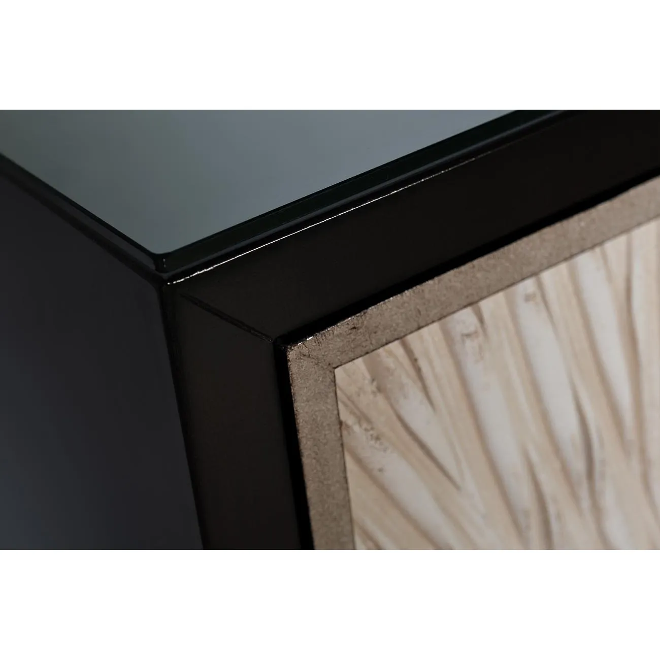 КОМОД С ДВЕРЦАМИ НА ДЕРЕВЯННЫХ НОЖКАХ от LaLume