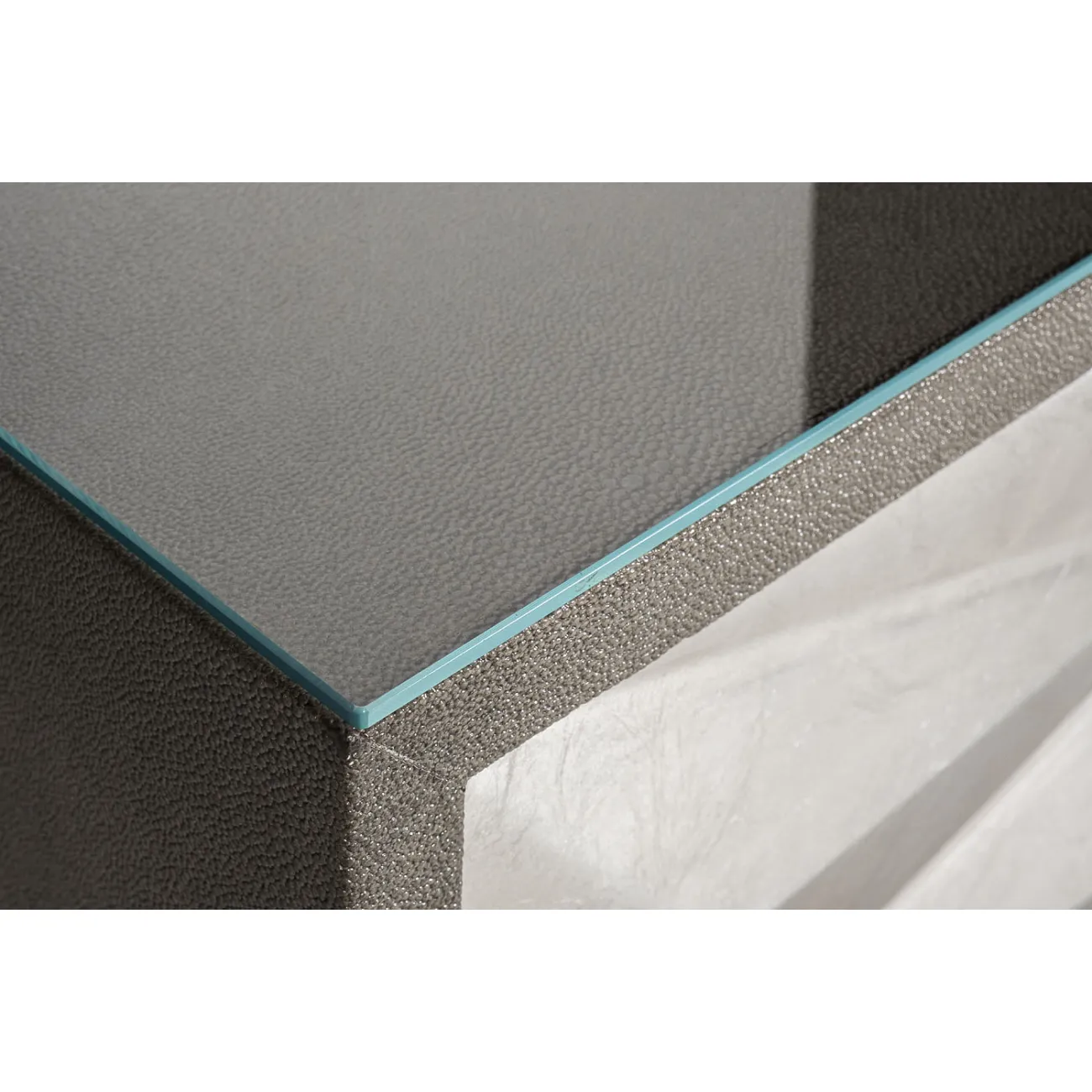 КОМОД С РЕЛЬЕФНЫМ ФАСАДОМ, ОТДЕЛКА ПОД СКАТА от LaLume КОМОД С РЕЛЬЕФНЫМ ФАСАДОМ, ОТДЕЛКА ПОД СКАТА от LaLume