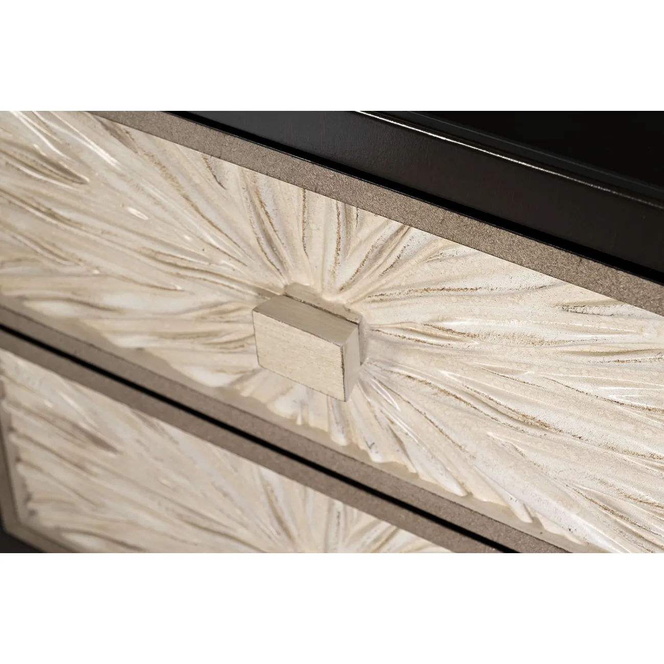 ТУМБОЧКА С ВЫДВИЖНЫМИ ЯЩИКАМИ ART-2921-E от LaLume ТУМБОЧКА С ВЫДВИЖНЫМИ ЯЩИКАМИ ART-2921-E от LaLume