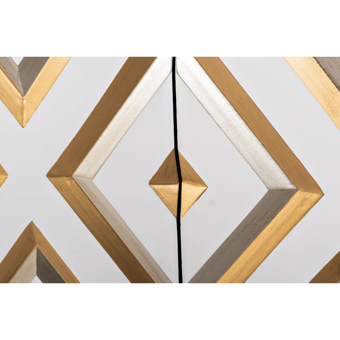 ТУМБА ПОД ТЕЛЕВИЗОР С РОМБОВИДНЫМ ДЕКОРОМ ART-2924-TV от LaLume ТУМБА ПОД ТЕЛЕВИЗОР С РОМБОВИДНЫМ ДЕКОРОМ ART-2924-TV от LaLume