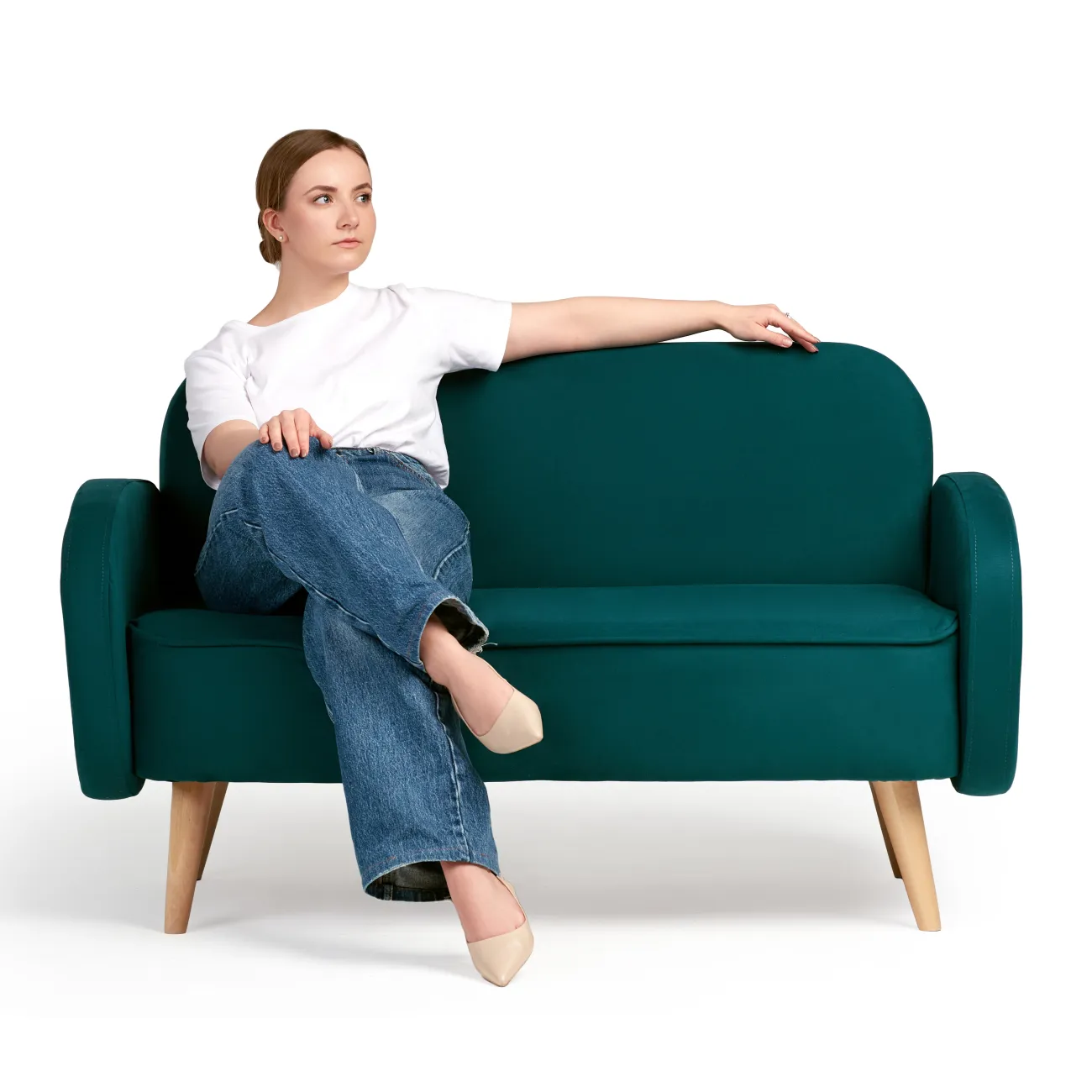 Уютный и стильный: темно-зеленый прямой диван Малютка от Zaraizvmrud Уютный и стильный: темно-зеленый прямой диван Малютка от Zaraizvmrud