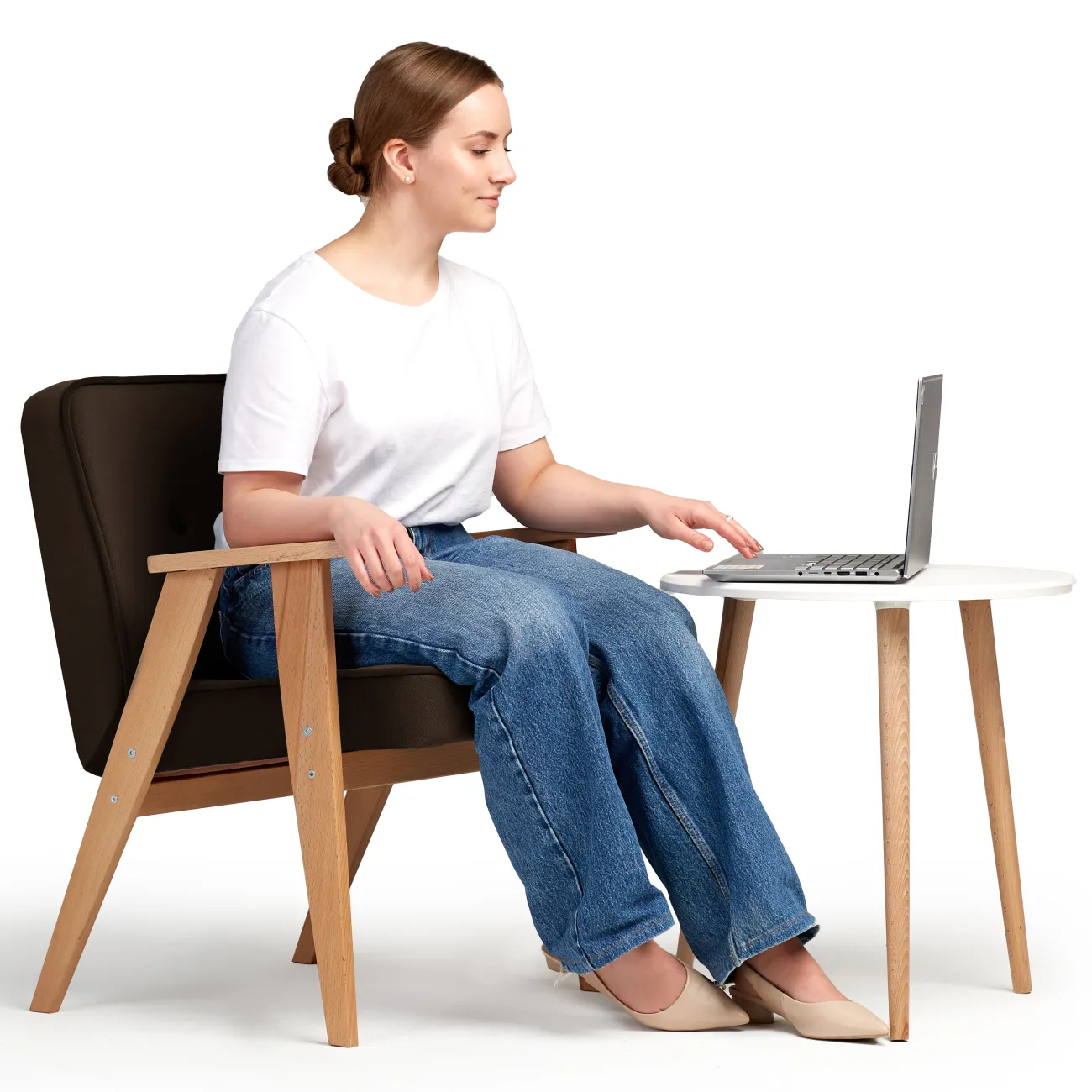 Уютное и стильное кресло Несс в коричневом цвете - идеальное решение для вашего дома!