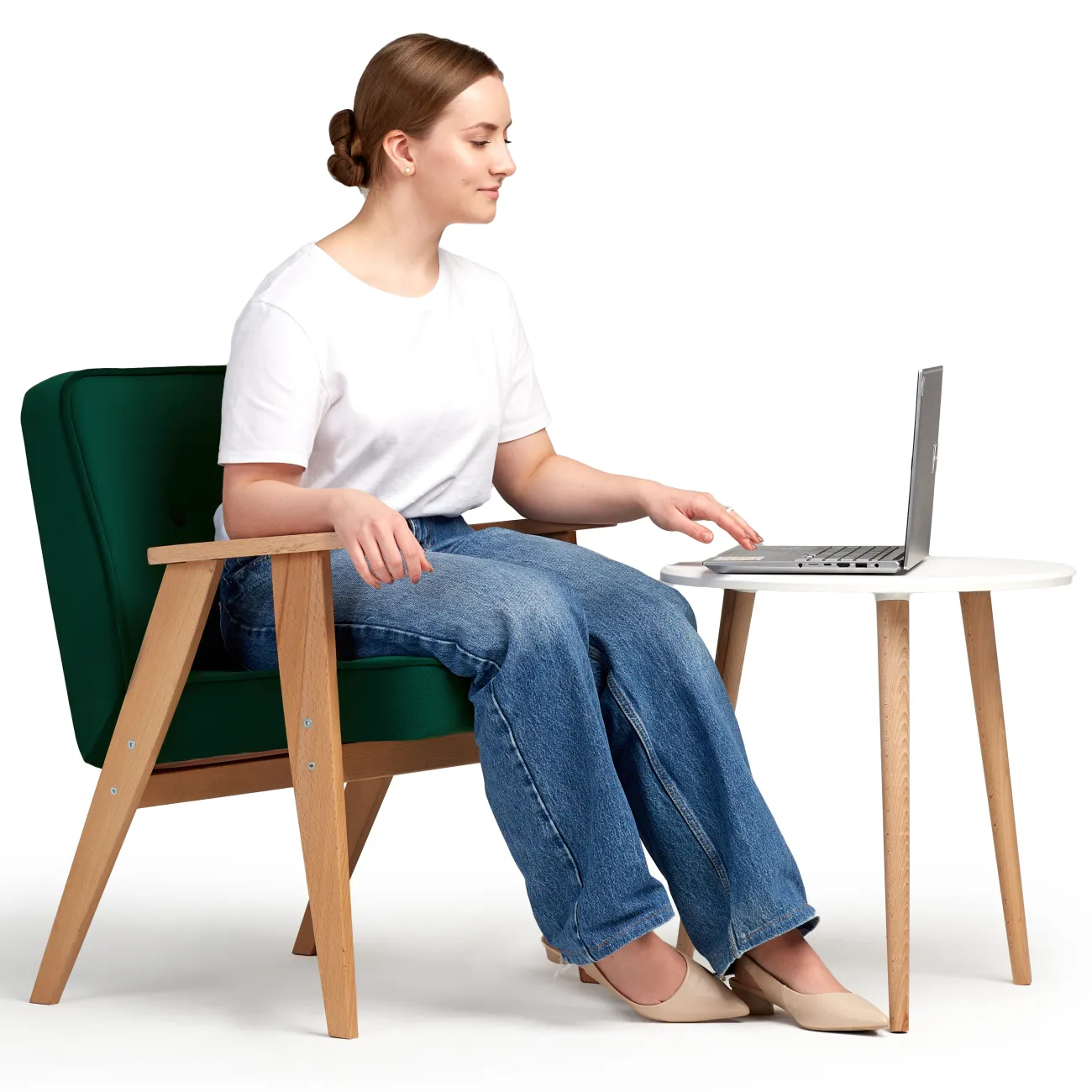 Уютное и стильное кресло Несс в темно-зеленом цвете для вашего комфорта Уютное и стильное кресло Несс в темно-зеленом цвете для вашего комфорта