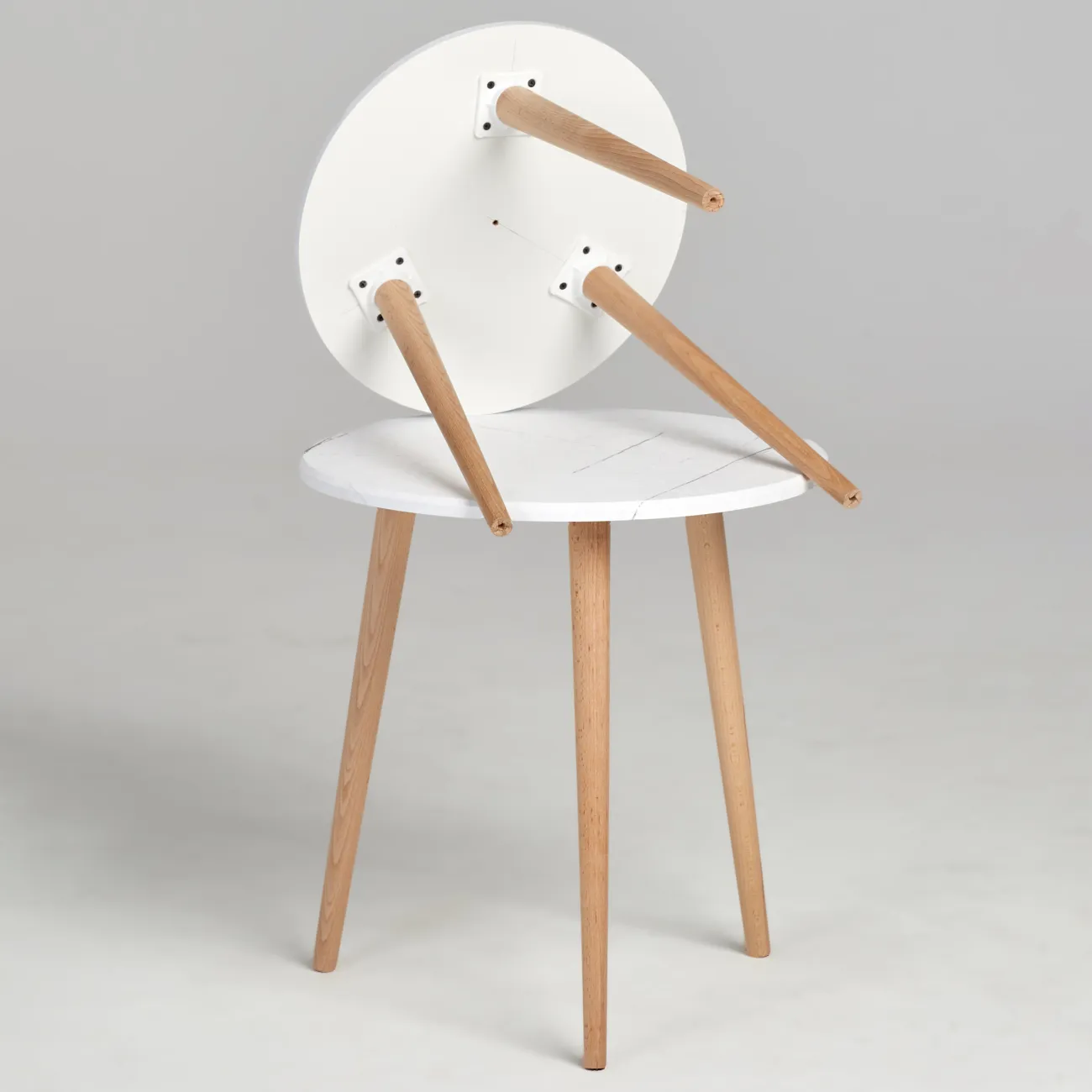 Элегантный журнальный столик Inle S: идеальное сочетание белого мрамора и стиля