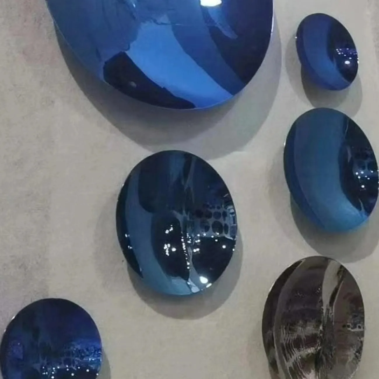 Круглое блестящее панно от LaLume из стали с гальваническим эффектом разных фактур KR38169-32