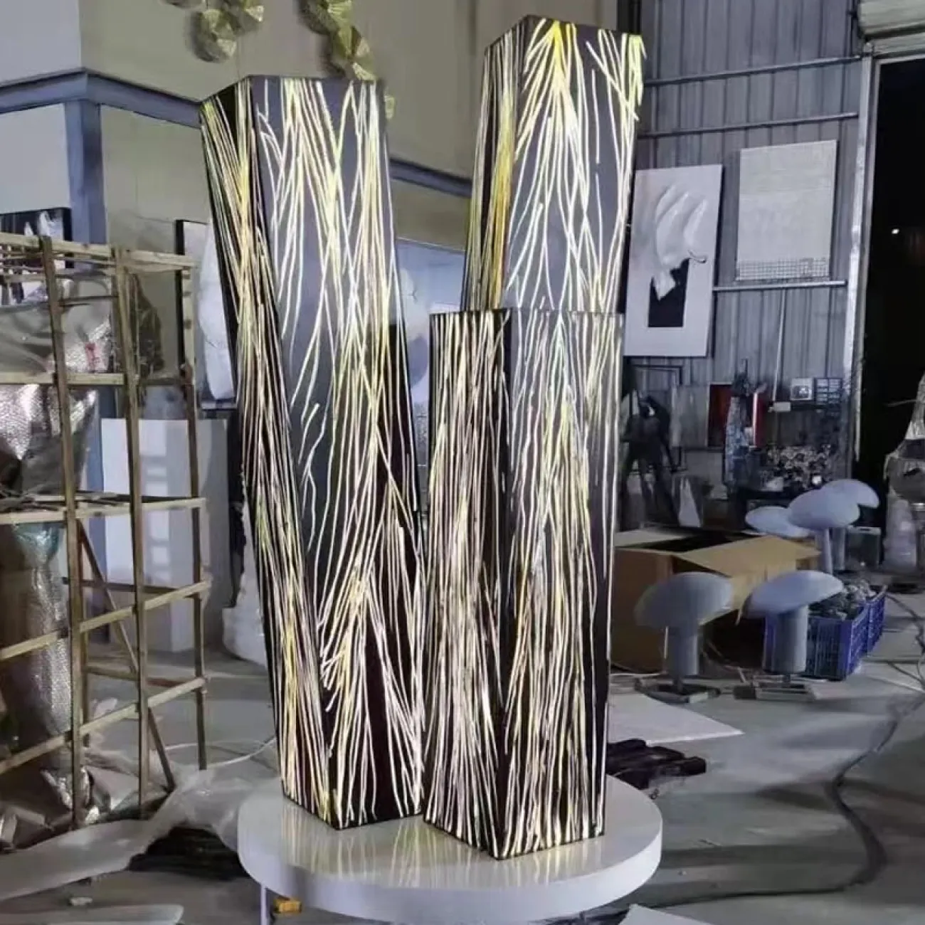 Современная абстрактная скульптура "Скандинавское трио" от LaLume из акрила ST38174-32 Современная абстрактная скульптура "Скандинавское трио" от LaLume из акрила ST38174-32