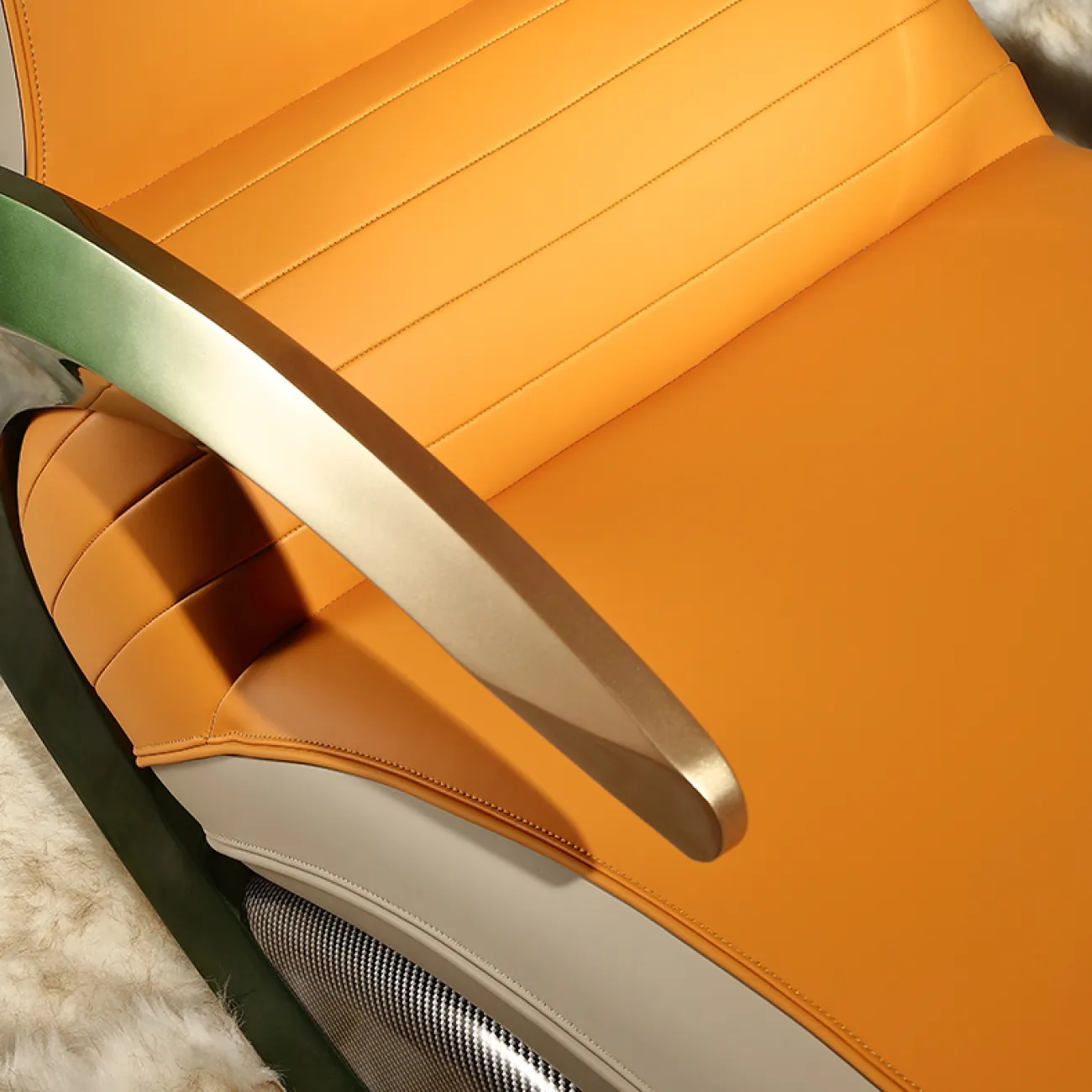 Дизайнерское кресло-качалка "Маленькая пчелка" Mivica из дерева и натуральной кожи KR38176-32 Дизайнерское кресло-качалка "Маленькая пчелка" Mivica из дерева и натуральной кожи KR38176-32