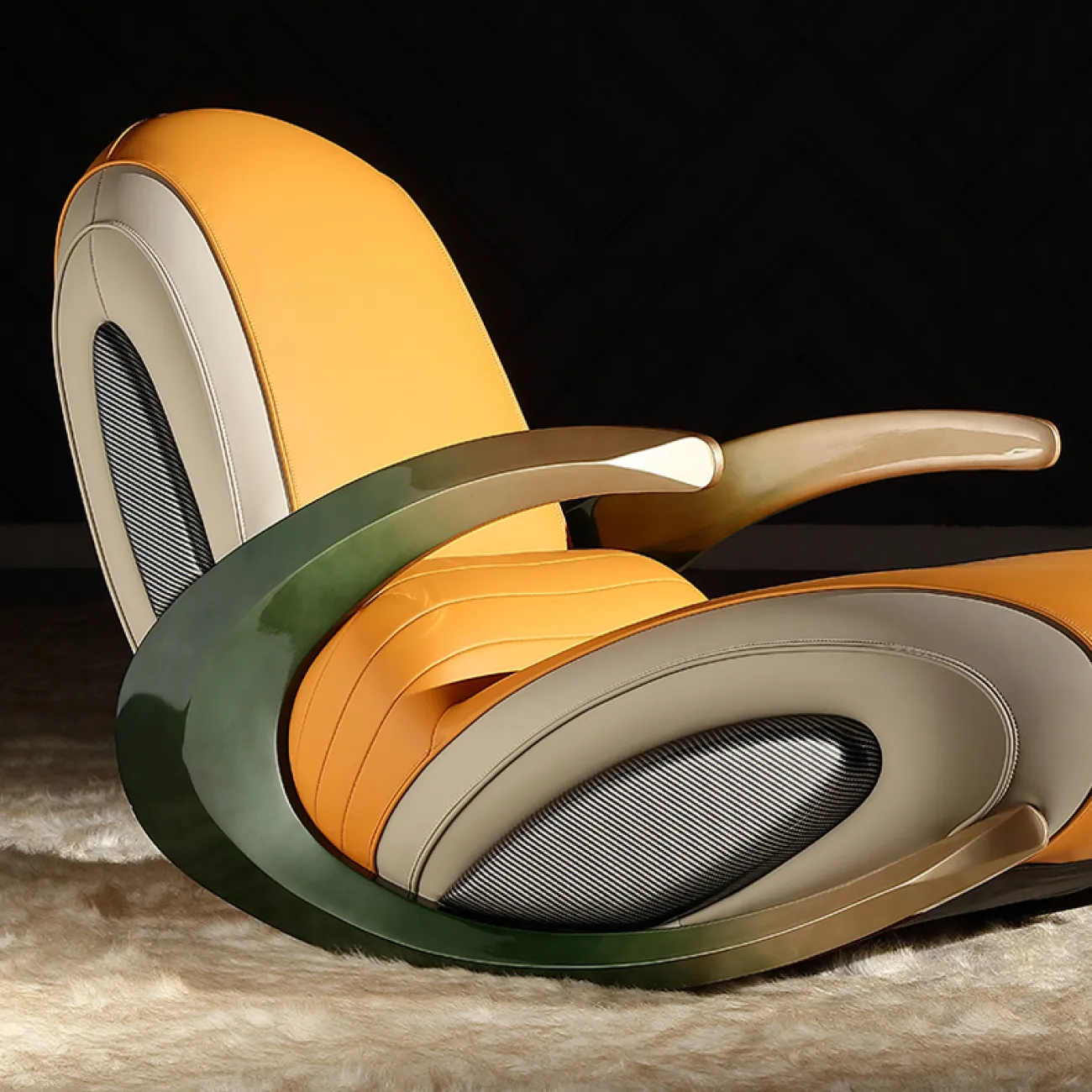 Дизайнерское кресло-качалка "Маленькая пчелка" Mivica из дерева и натуральной кожи KR38176-32 Дизайнерское кресло-качалка "Маленькая пчелка" Mivica из дерева и натуральной кожи KR38176-32