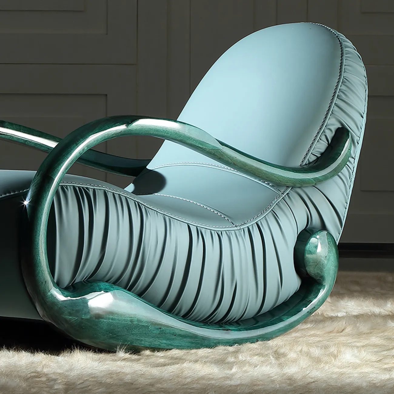 Роскошное кресло-качалка "Модерн" MIVICA из дерева и кожи KR38177-32 Роскошное кресло-качалка "Модерн" MIVICA из дерева и кожи KR38177-32