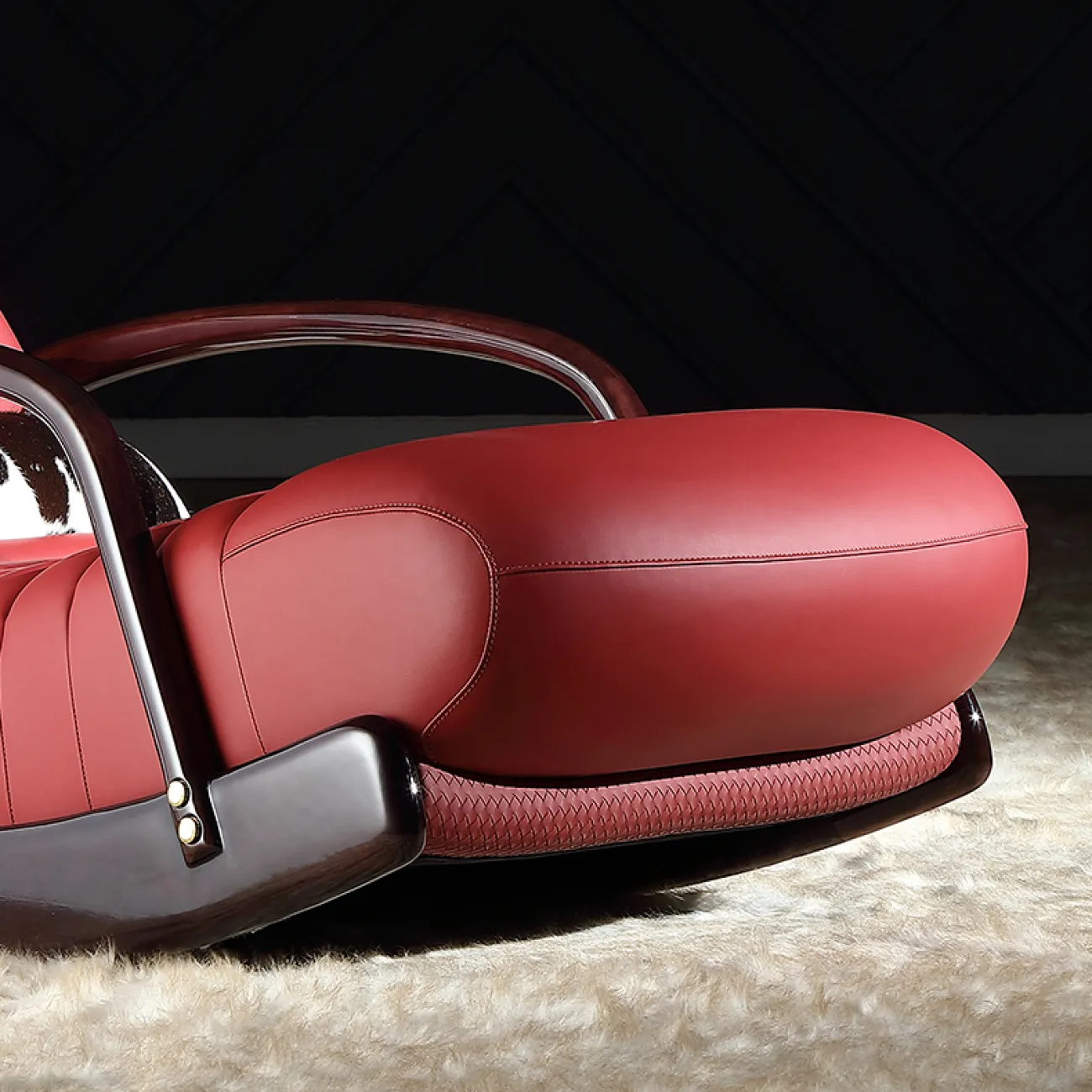 Дизайнерское кресло-качалка "Leonie" от MIVICA из кожи и дерева KR38185-32