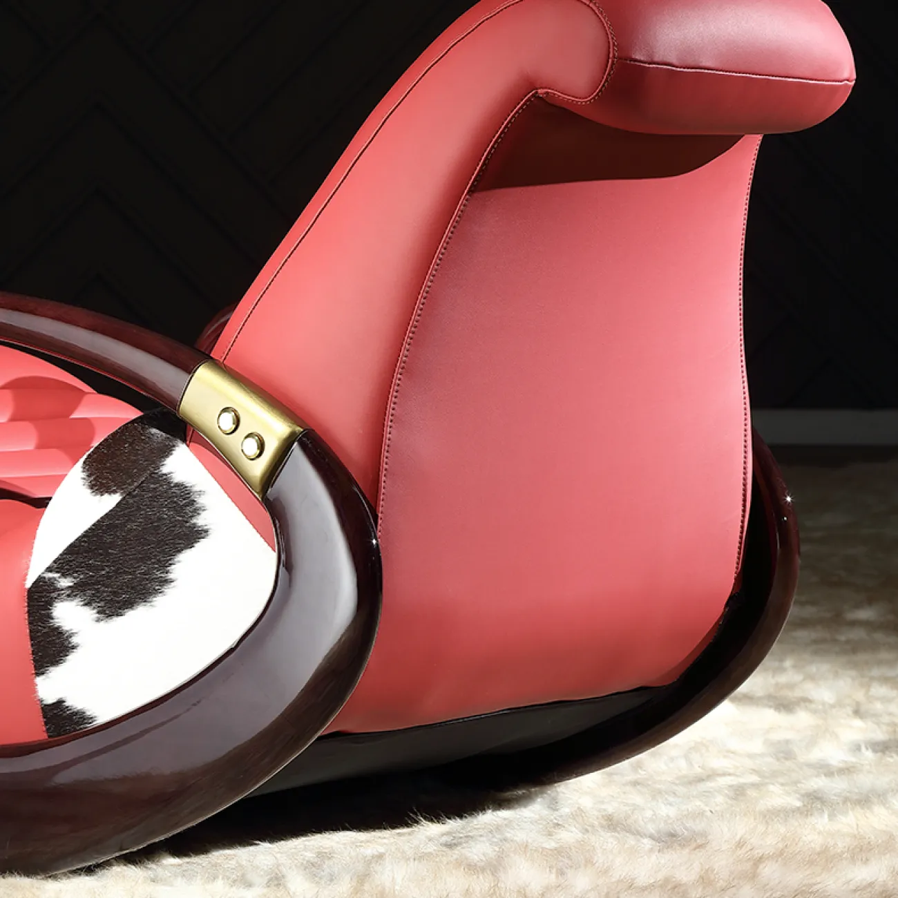 Дизайнерское кресло-качалка "Leonie" от MIVICA из кожи и дерева KR38185-32