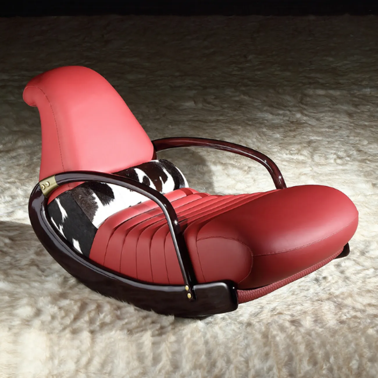 Дизайнерское кресло-качалка "Leonie" от MIVICA из кожи и дерева KR38185-32