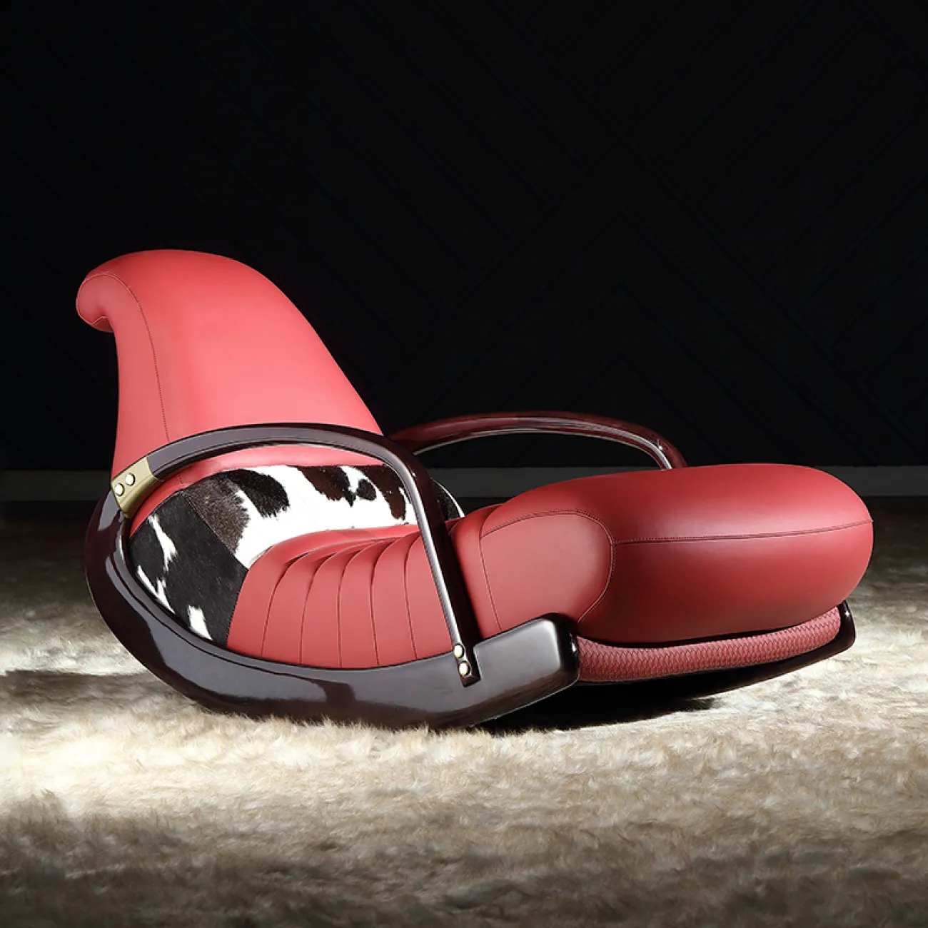 Дизайнерское кресло-качалка "Leonie" от MIVICA из кожи и дерева KR38185-32