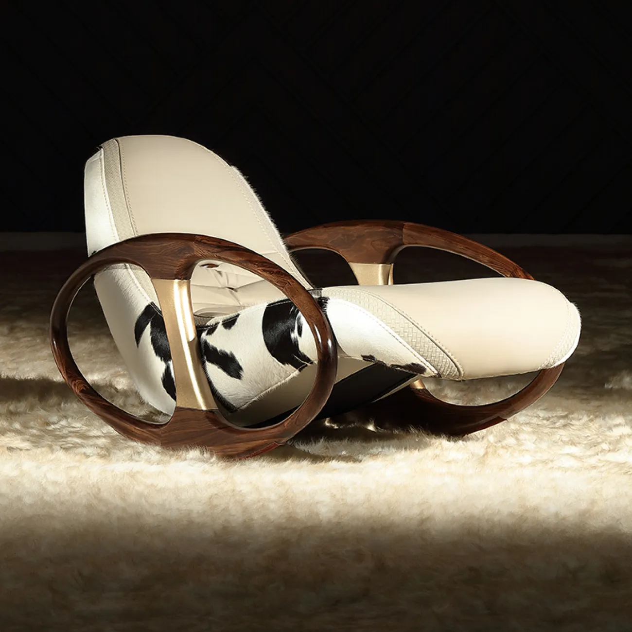 Современное кресло-качалка от MIVICA из дерева и кожи KR38187-32