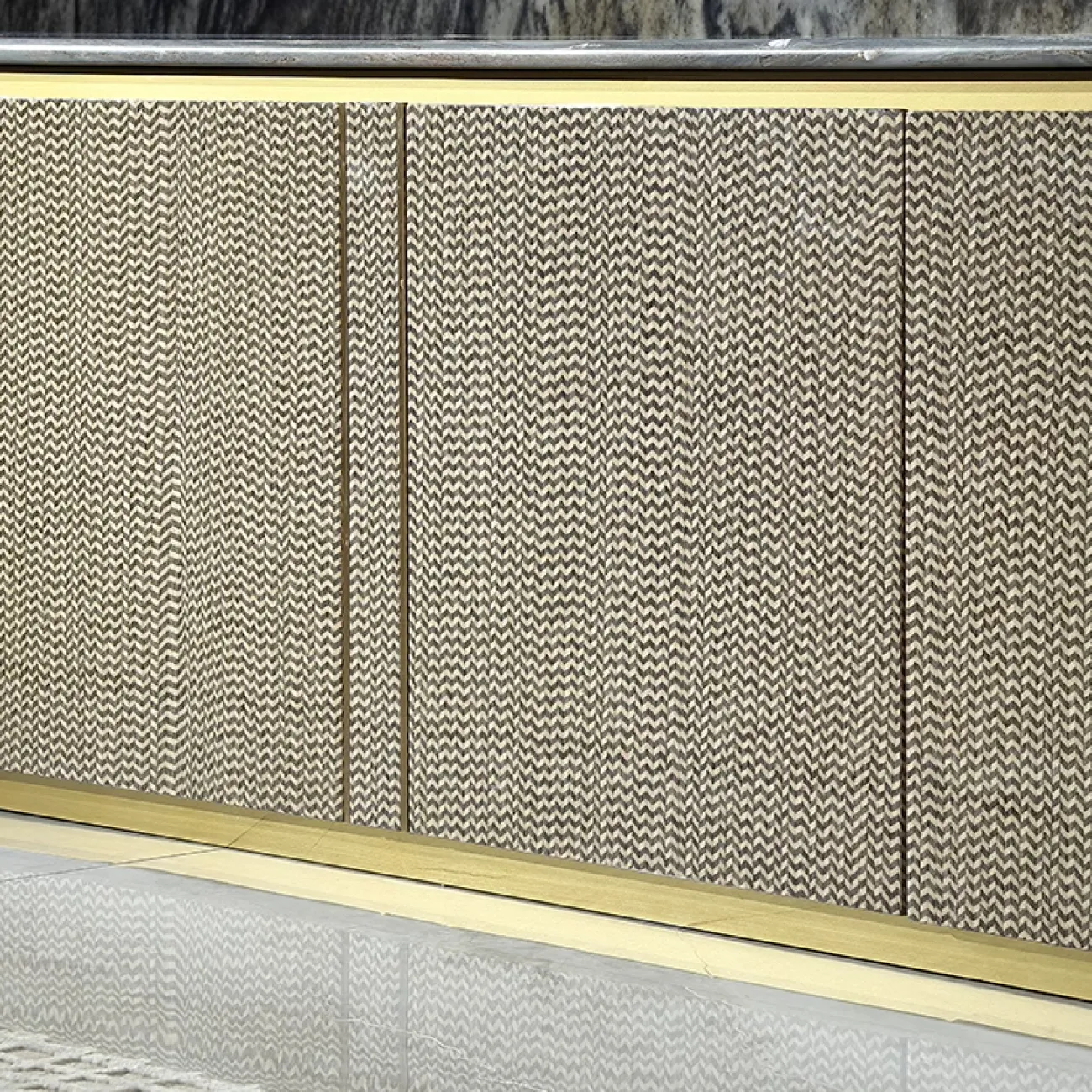 Роскошная тумба под телевизор MIVICA из красного дерева и голубого мрамора TB38193-32 Роскошная тумба под телевизор MIVICA из красного дерева и голубого мрамора TB38193-32