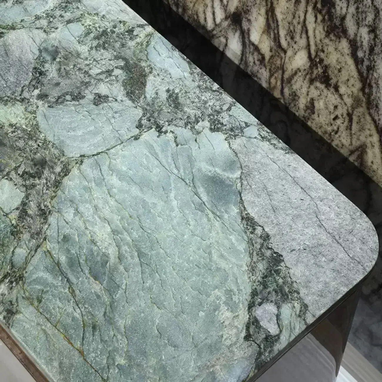 Современный комод MIVICA из дерева и зеленого мрамора KD38194-32 Современный комод MIVICA из дерева и зеленого мрамора KD38194-32