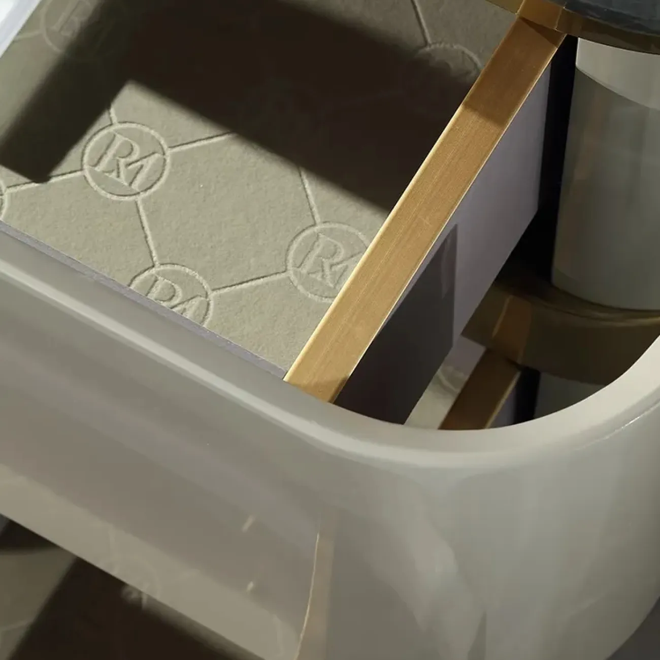 Роскошная тумба под телевизор MIVICA из красного дерева TB38203-32