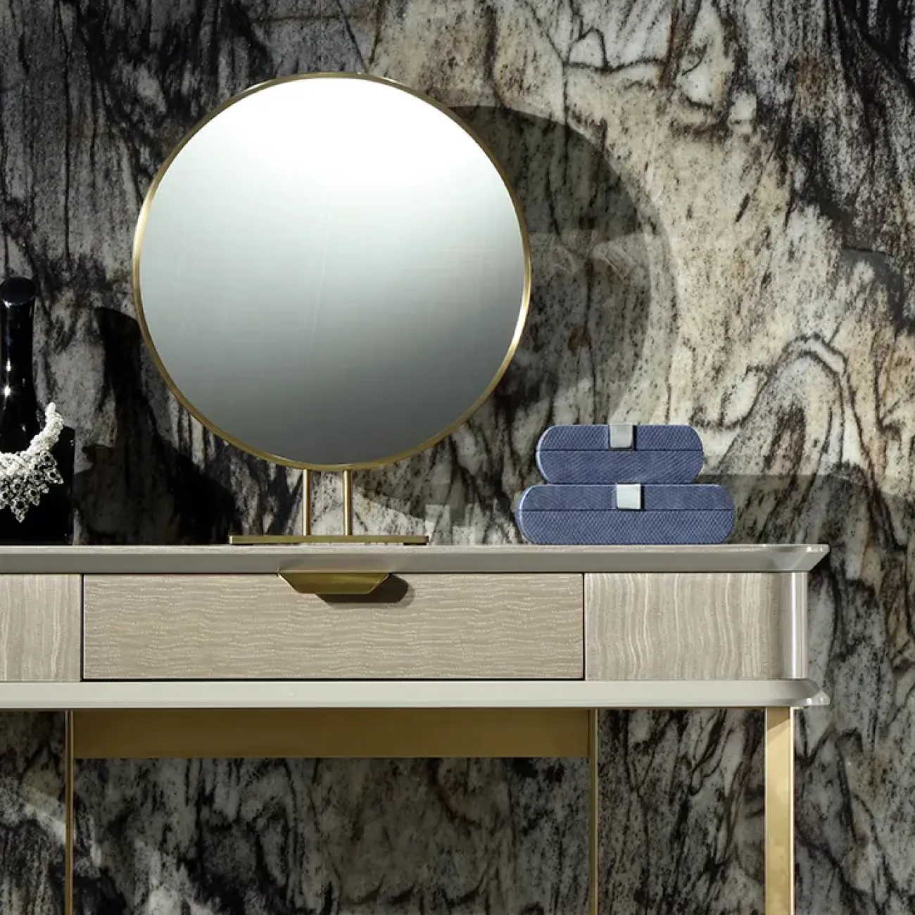 Элегантный туалетный столик с зеркалом MIVICA из красного дерева TS38204-32