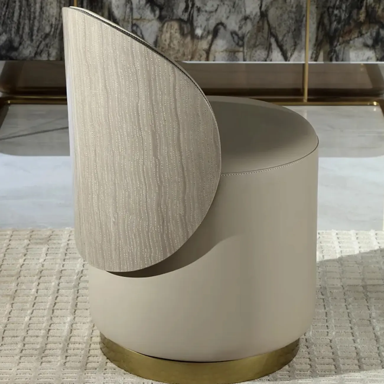 Удобный для туалетного столика табурет MIVICA из кожи и красного дерева ST38207-32