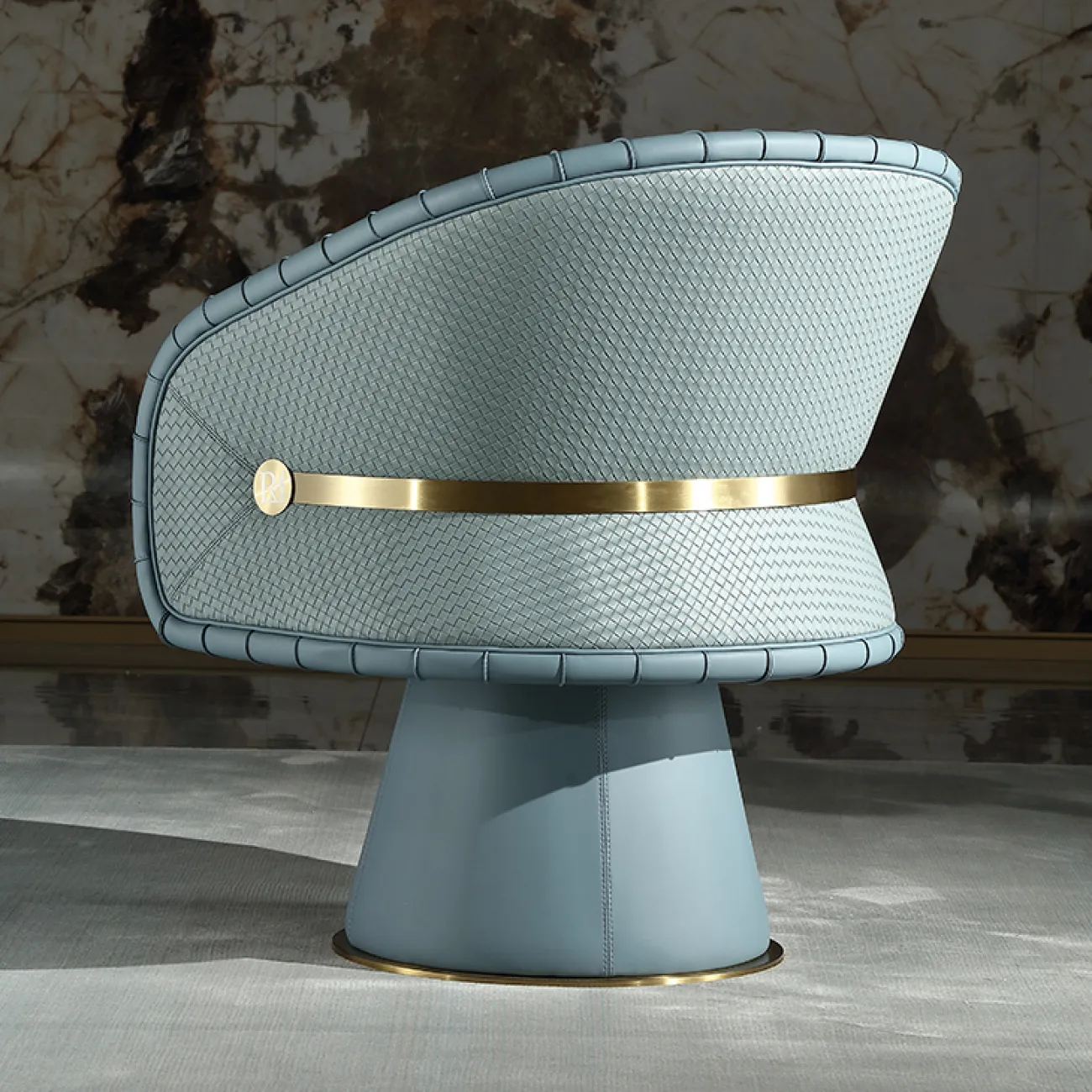 Стильный кожаный стул MIVICA с поворотным механизмом ST38220-32