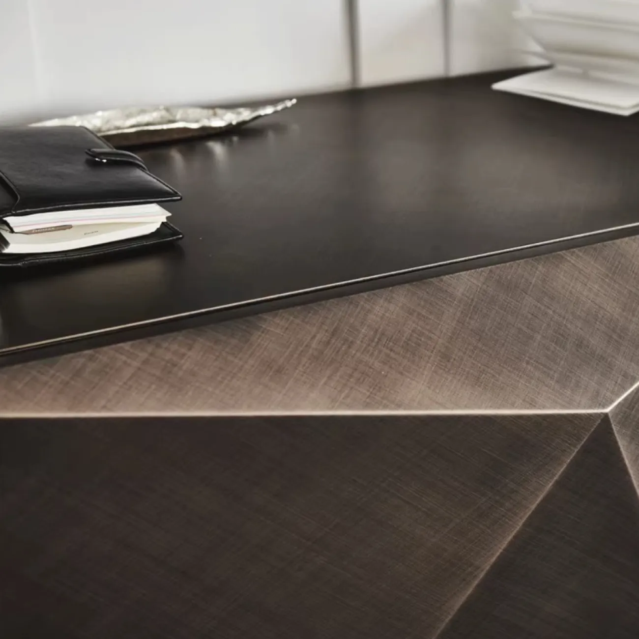 Креативный Обеденный сервант в виде Пирамиды Yanshe от LaLume