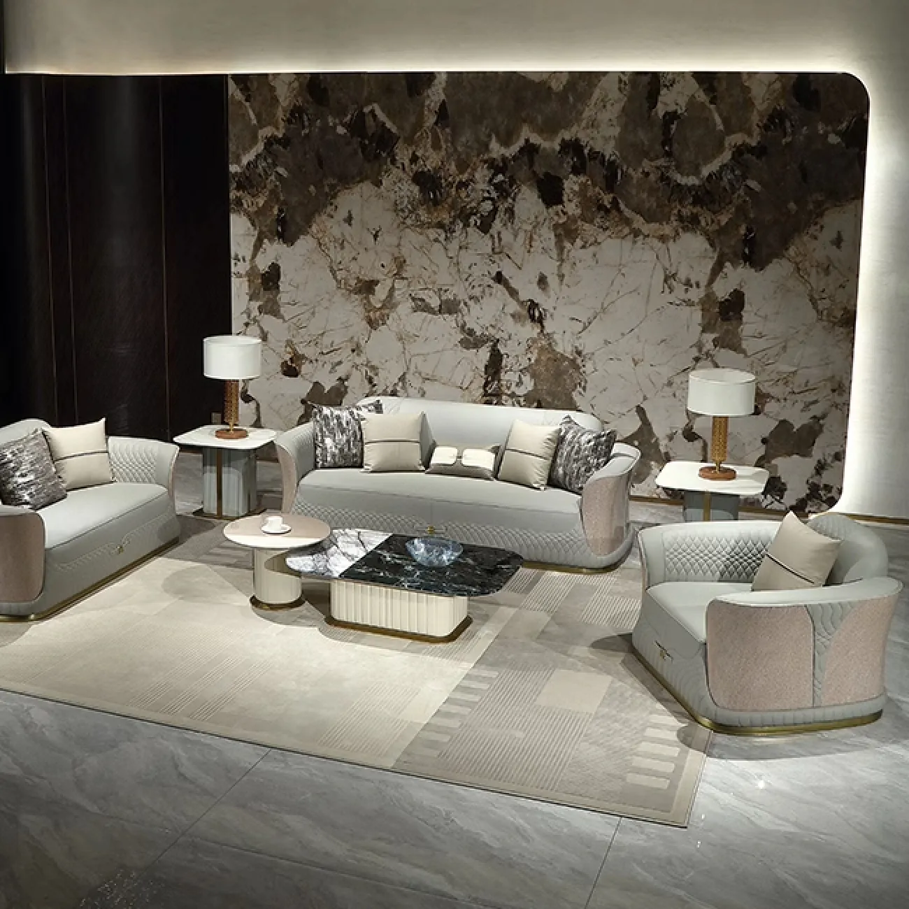 Элегантное кресло MIVICA из натуральной кожи и красного дерева KR38231-32