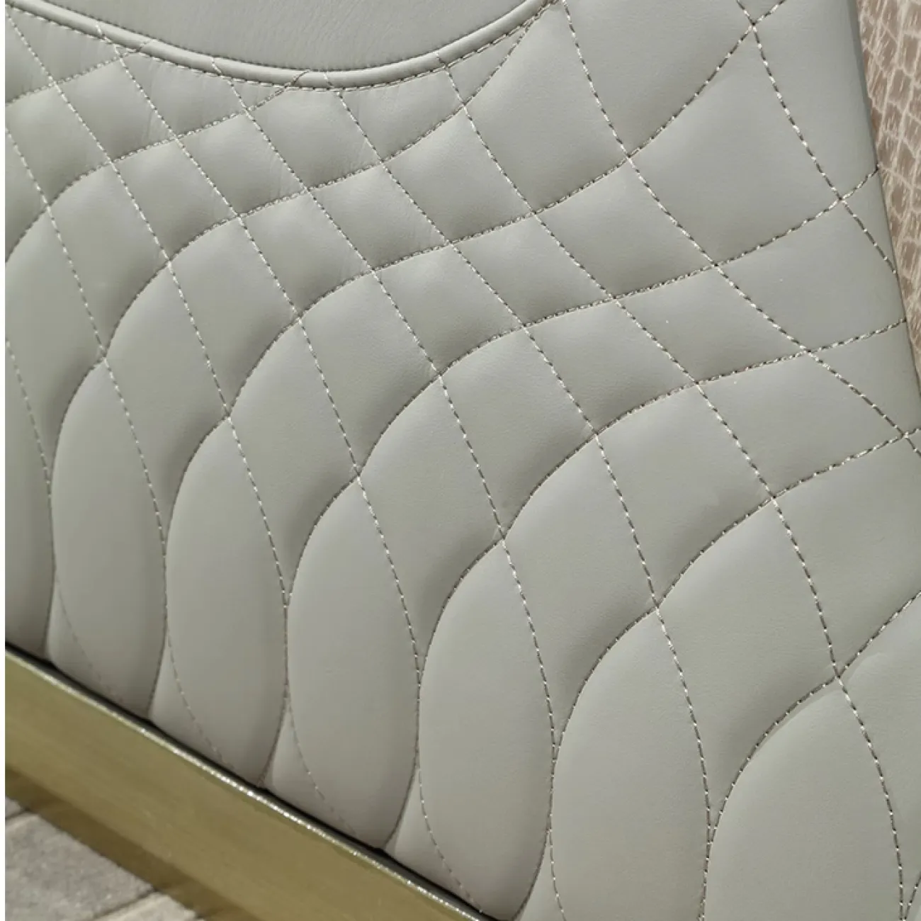 Элегантный диван MIVICA из красного дерева и натуральной кожи DV38232-32