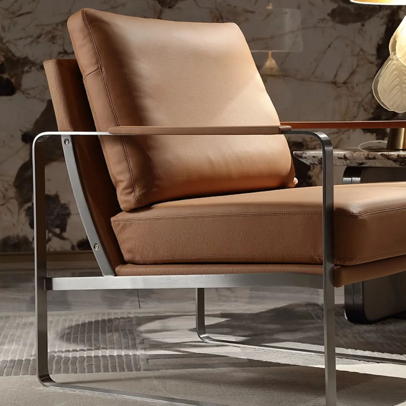 Стильное кресло MIVICA из натуральной кожи KR38240-32