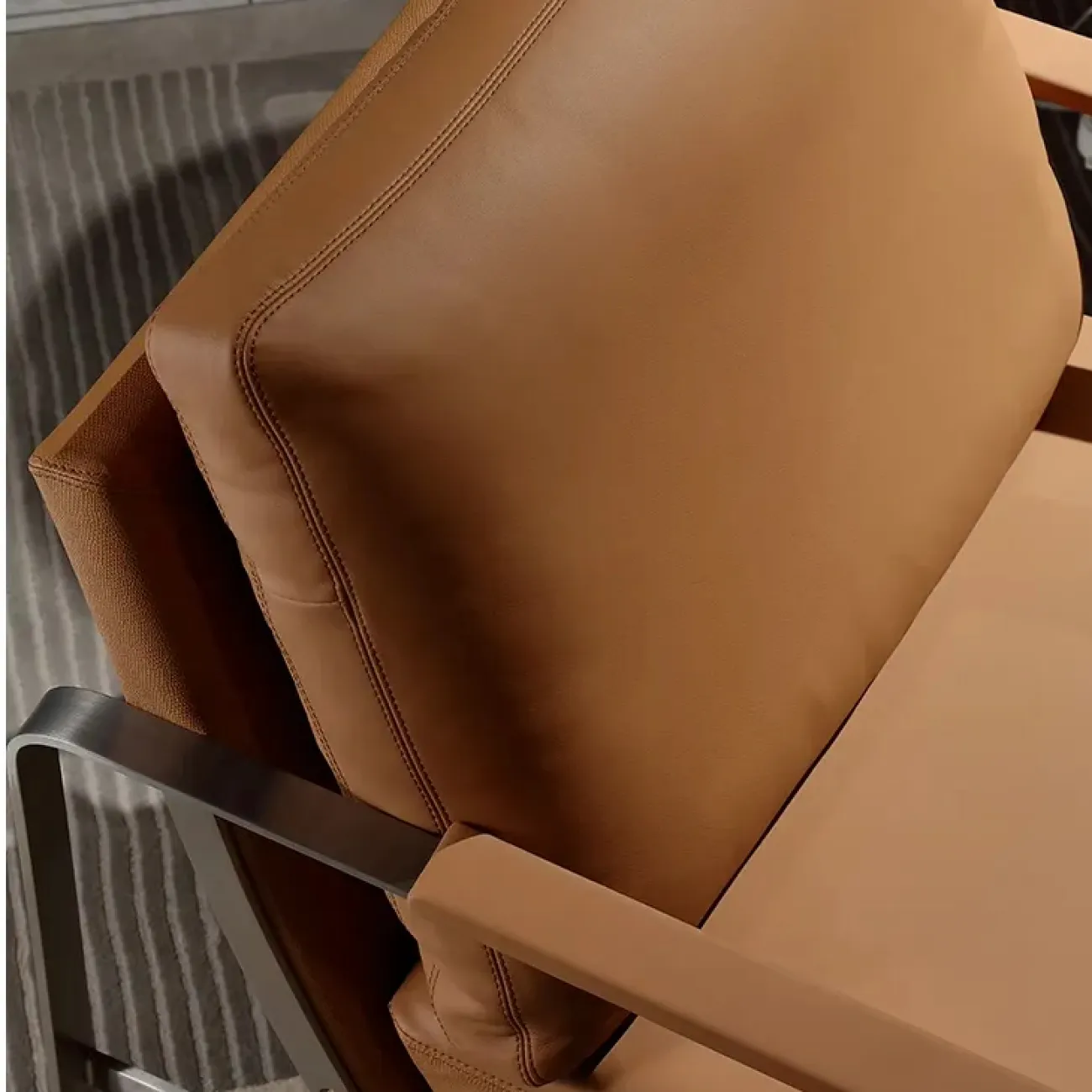 Стильное кресло MIVICA из натуральной кожи KR38240-32