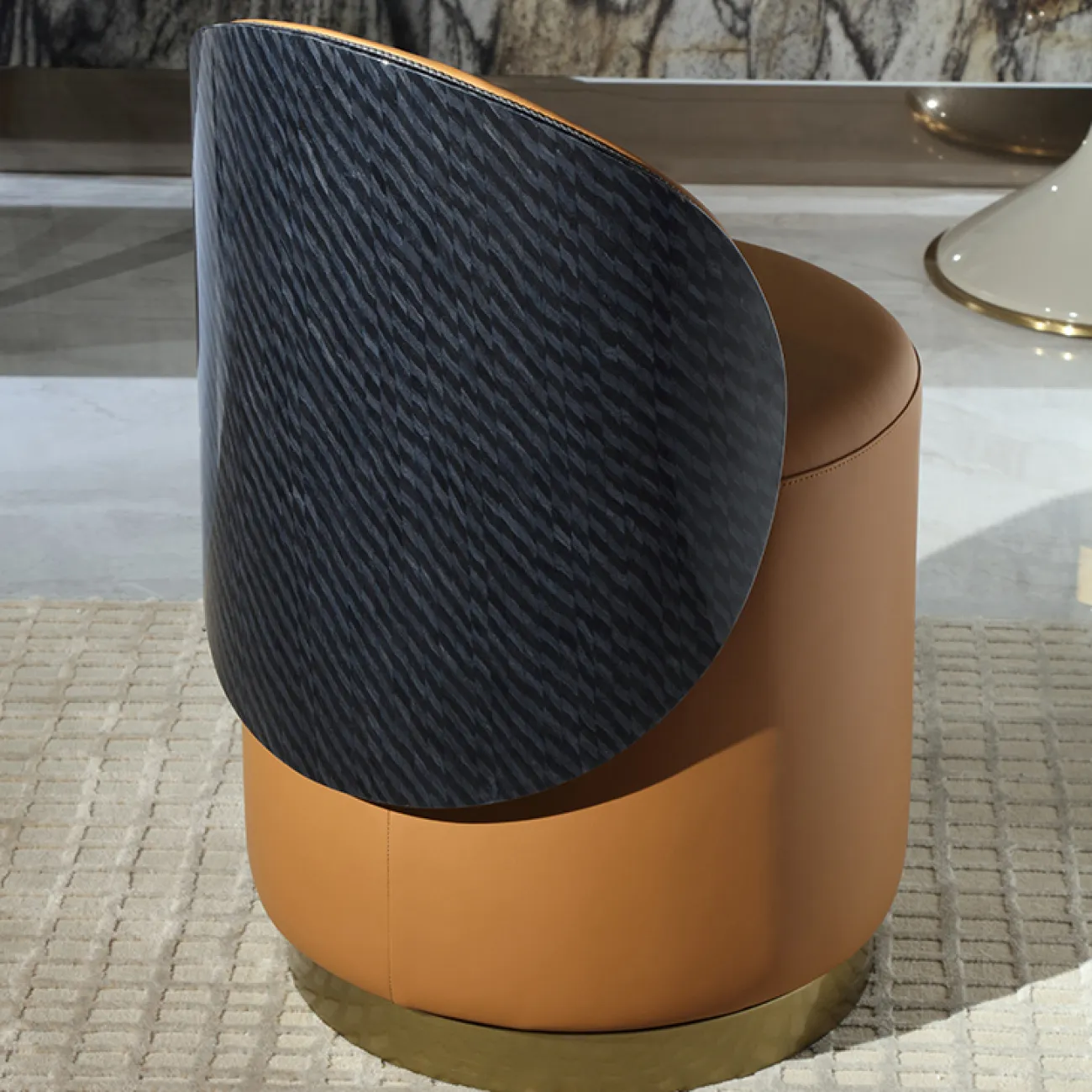 Удобный для туалетного столика табурет MIVICA из кожи и красного дерева ST38242-32