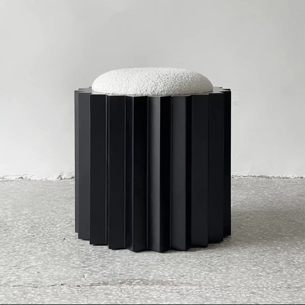 Дизайнерский Черный Низкий Табурет Yanshe от LaLume Дизайнерский Черный Низкий Табурет Yanshe от LaLume