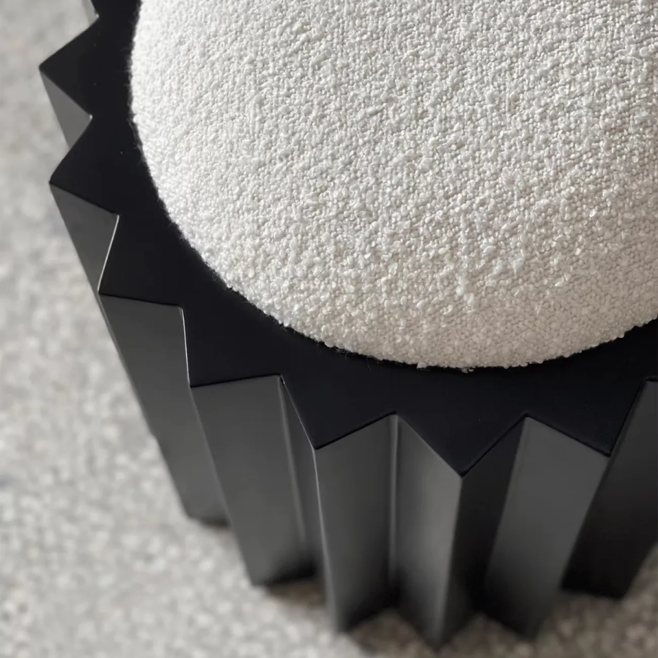 Дизайнерский Черный Низкий Табурет Yanshe от LaLume Дизайнерский Черный Низкий Табурет Yanshe от LaLume