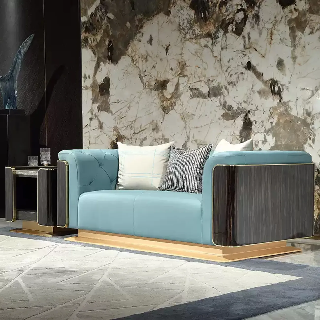 Комфортабельный диван MIVICA из натуральной кожи и красного дерева DV38256-32