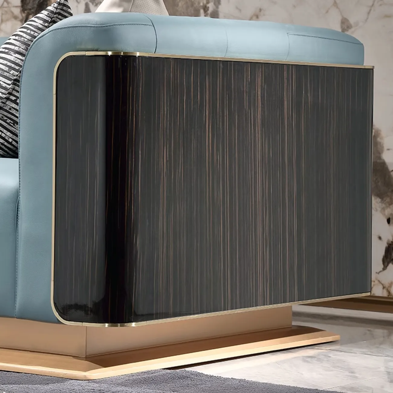 Комфортабельный диван MIVICA из натуральной кожи и красного дерева DV38256-32