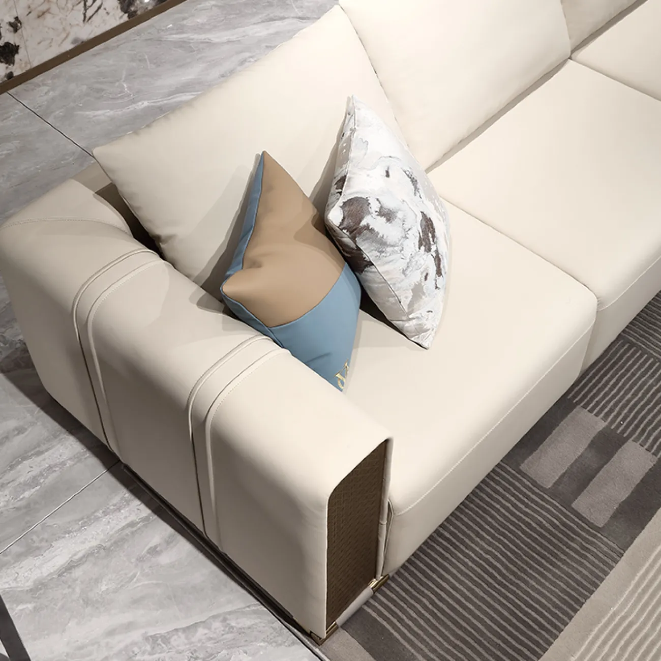 Кожаный угловой диван MIVICA из красного дерева UD38259-32