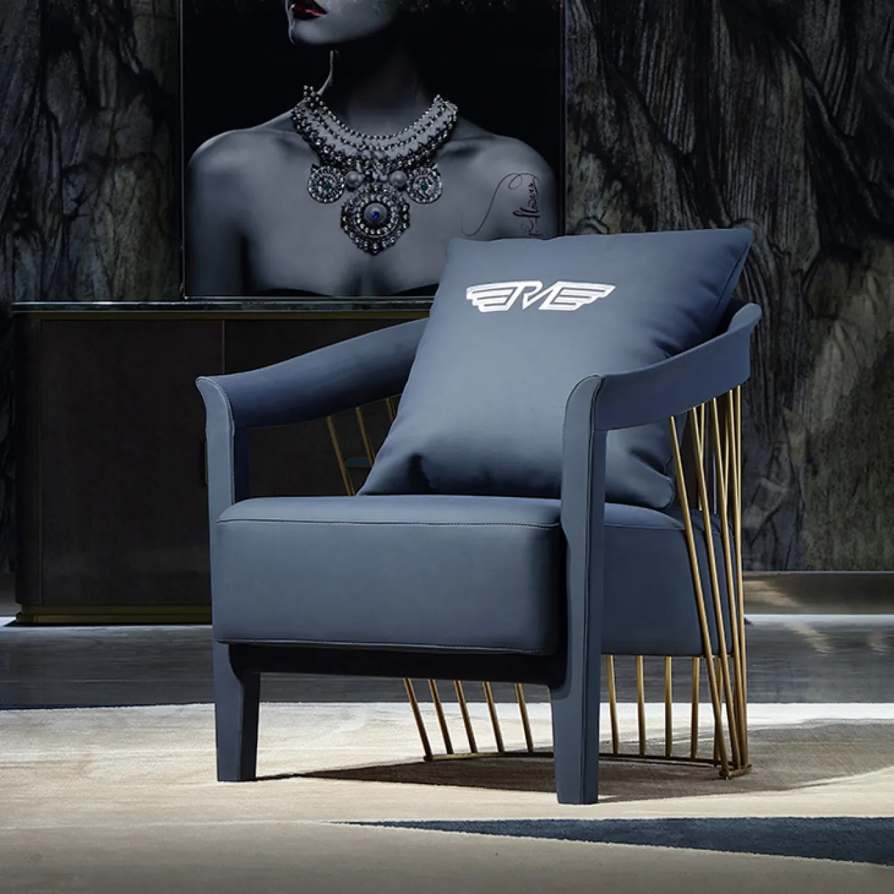 Современное кресло MIVICA из натуральной кожи и красного дерева KR38262-32