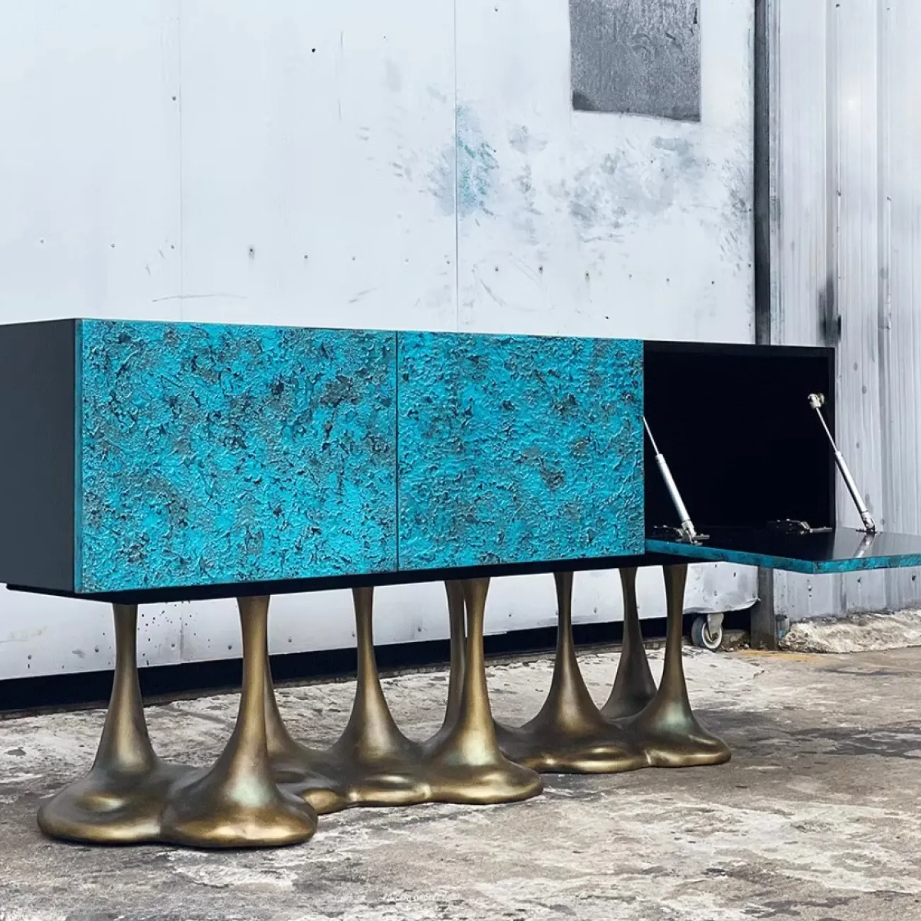 Дизайнерский Длинный Обеденный Шкаф Yanshe от LaLume Дизайнерский Длинный Обеденный Шкаф Yanshe от LaLume