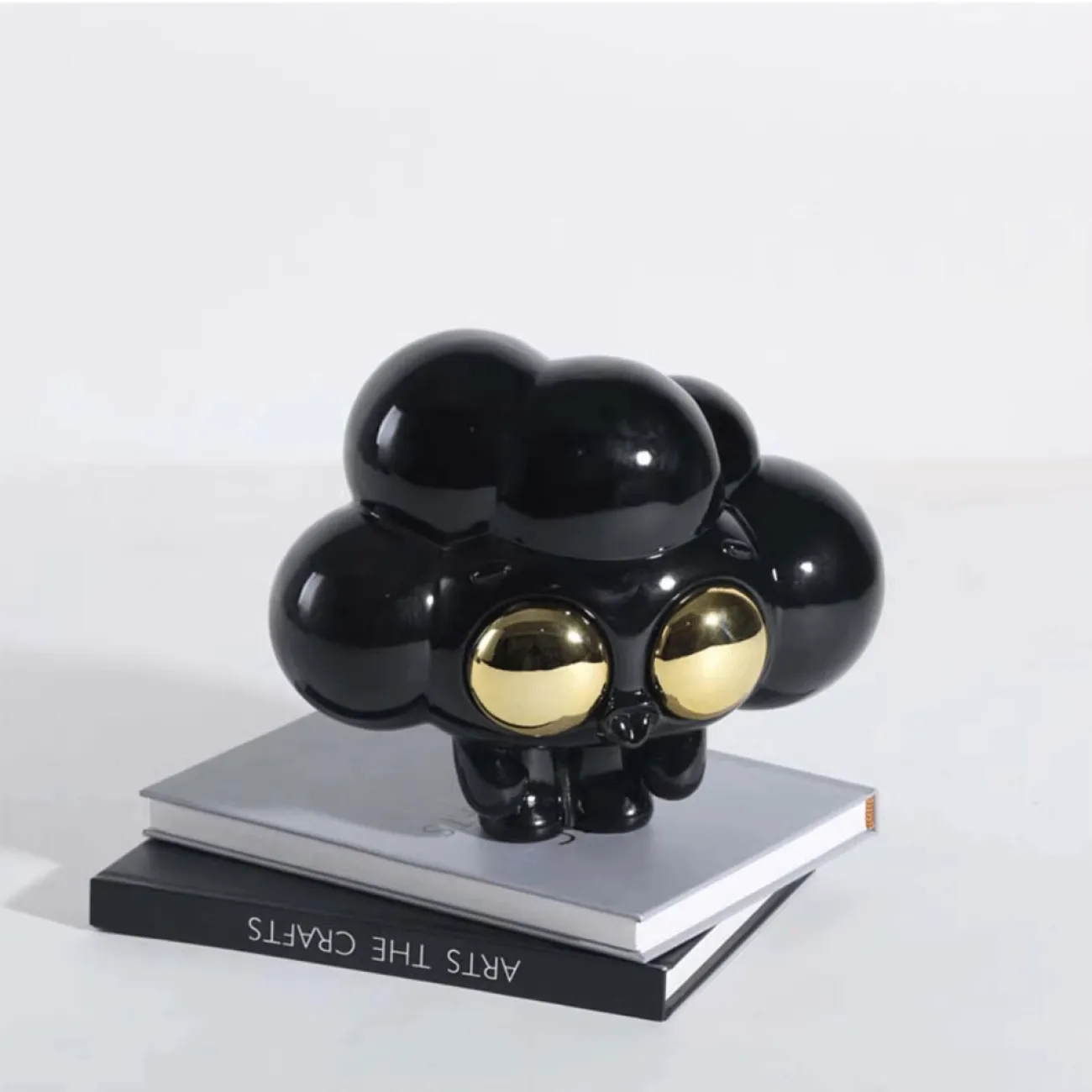 Дизайнерские Маленькие Статуэтки Персонаж Yanshe от LaLume