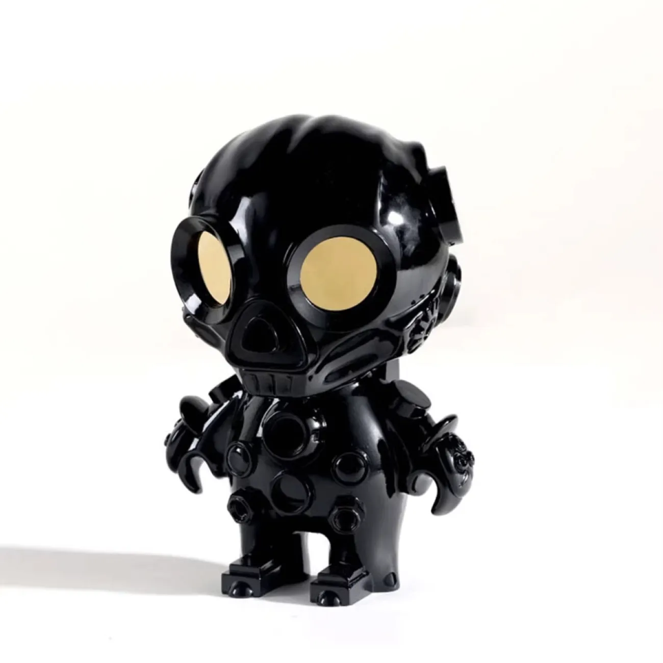 Дизайнерские Маленькие Статуэтки Персонаж Yanshe от LaLume