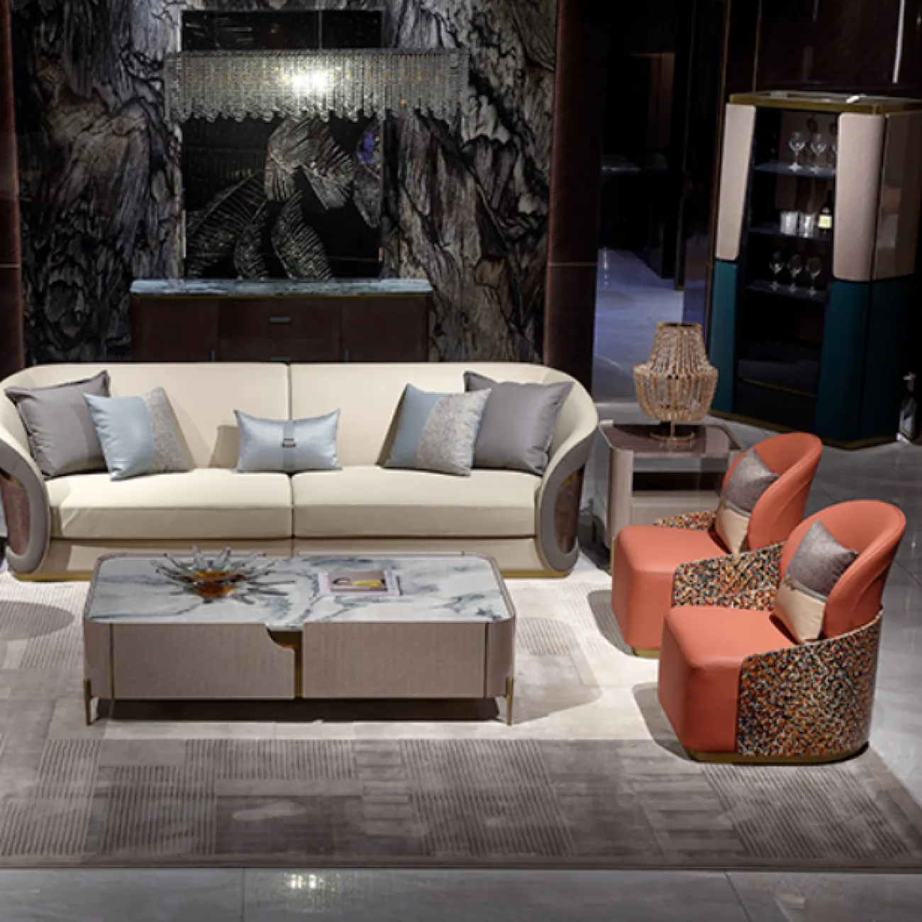 Современное кресло MIVICA из натуральной кожи и красного дерева KR38268-32