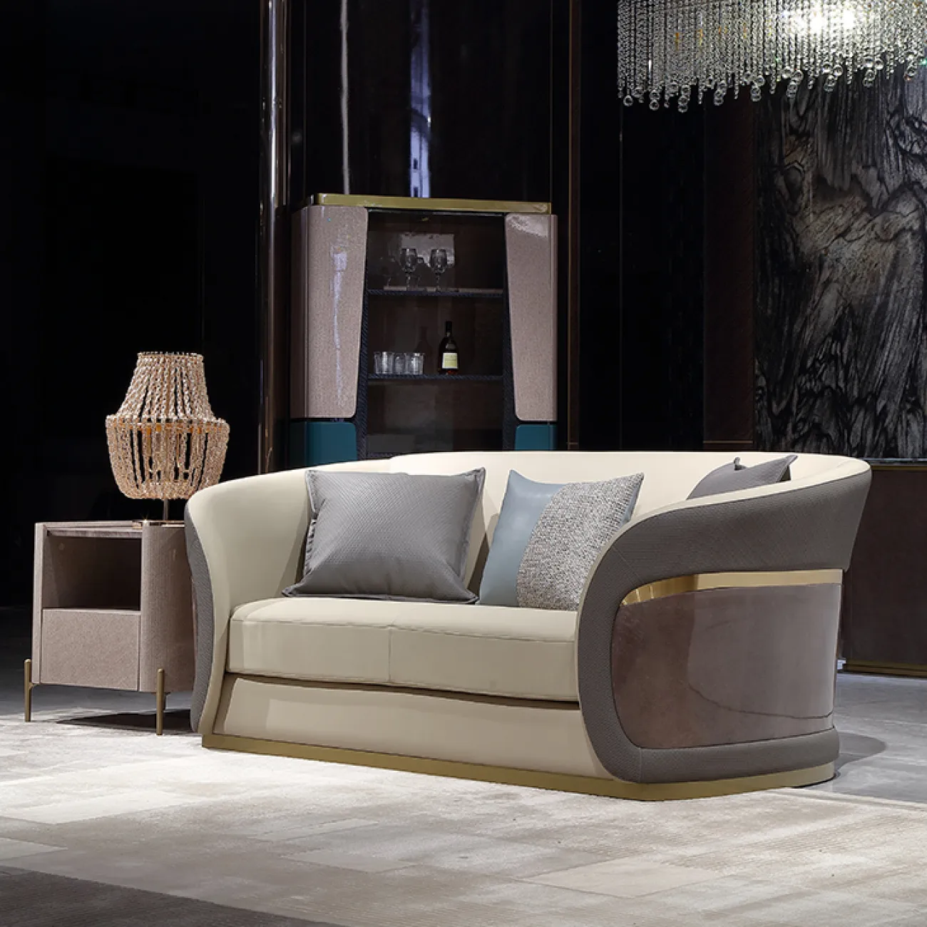 Комфортабельный диван MIVICA из натуральной кожи и красного дерева DV38270-32