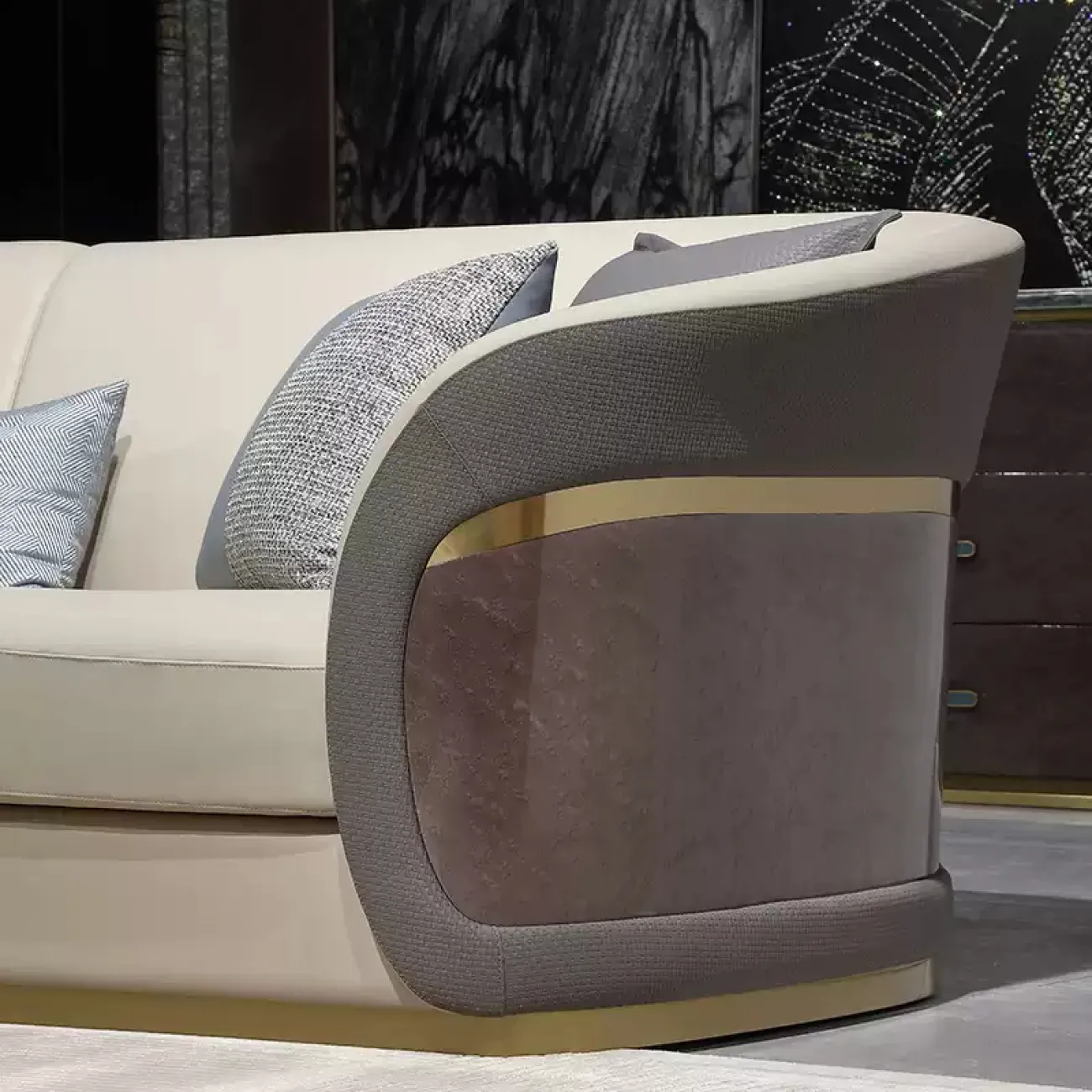 Комфортабельный диван MIVICA из натуральной кожи и красного дерева DV38270-32