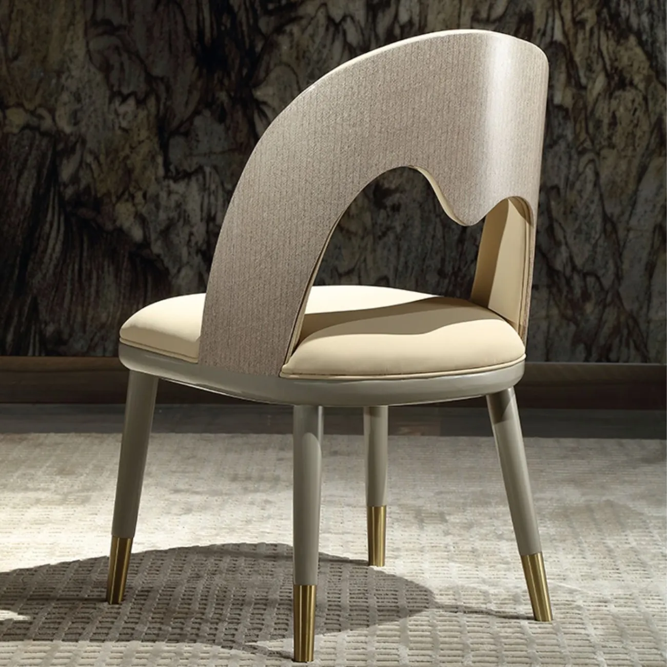 Удобный обеденный стул MIVICA из кожи, латуни и красного дерева ST38276-32