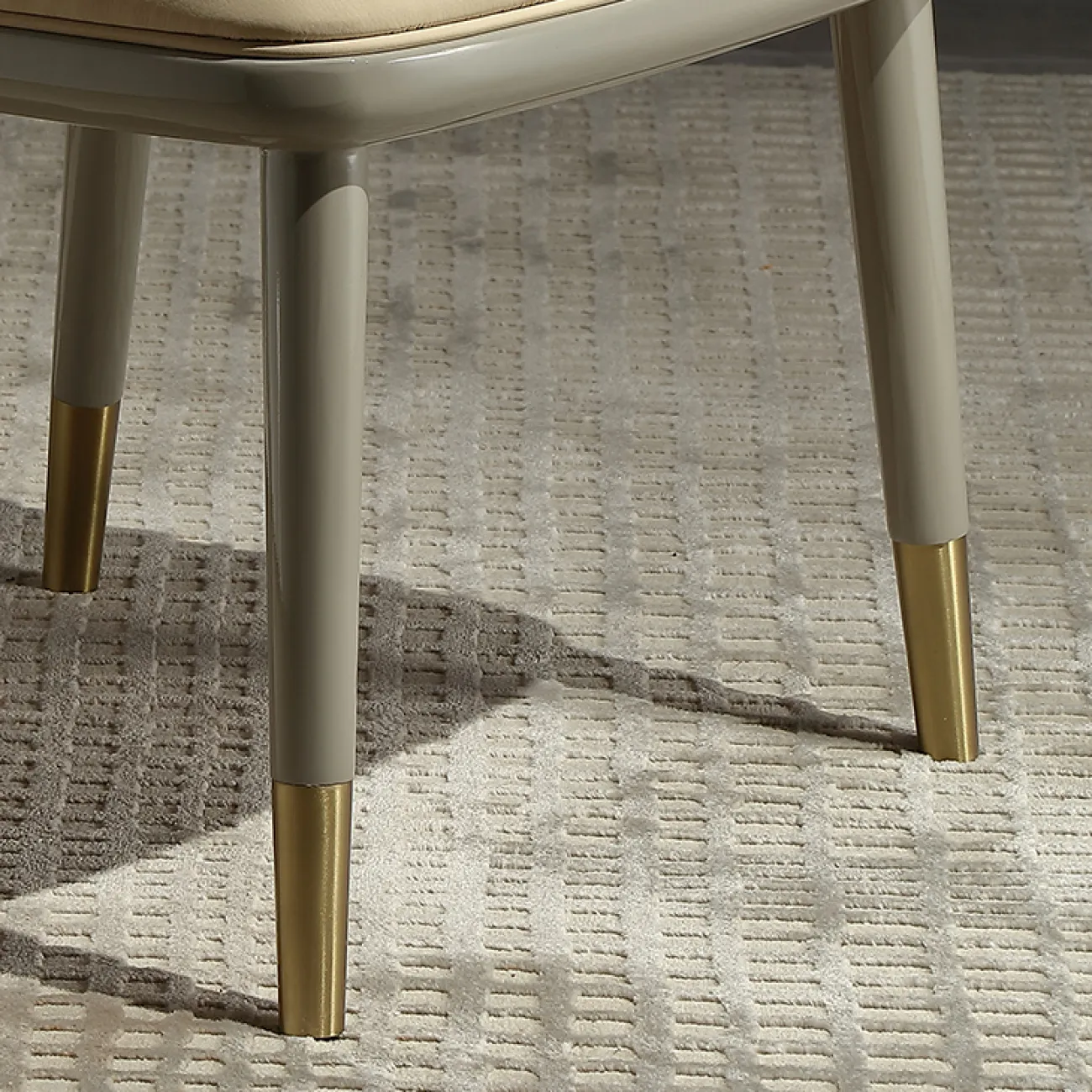 Удобный обеденный стул MIVICA из кожи, латуни и красного дерева ST38276-32